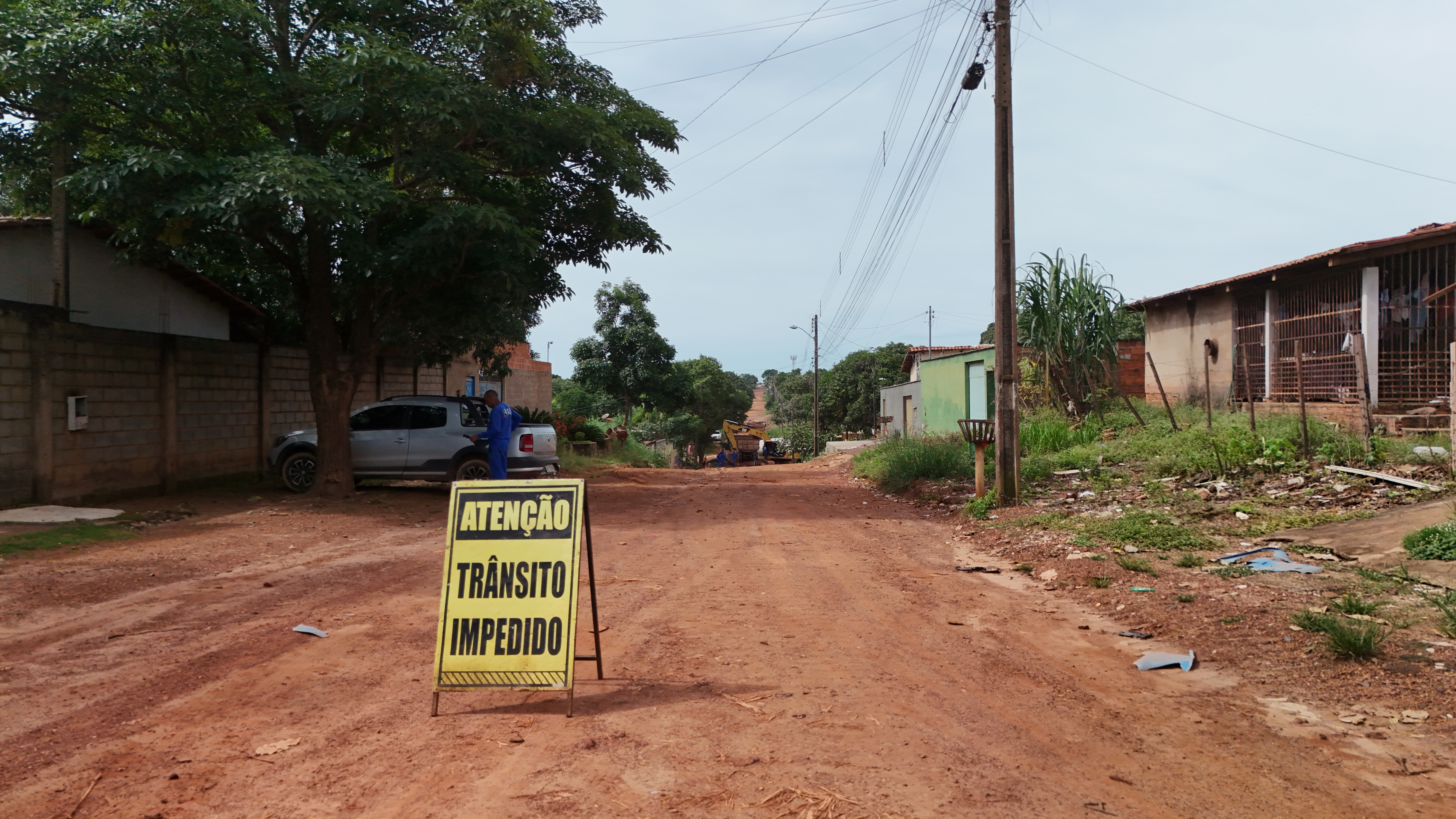 Moradores da Baixada do Jardim Aureny III devem redobrar atenção à sinalização de obras de drenagem