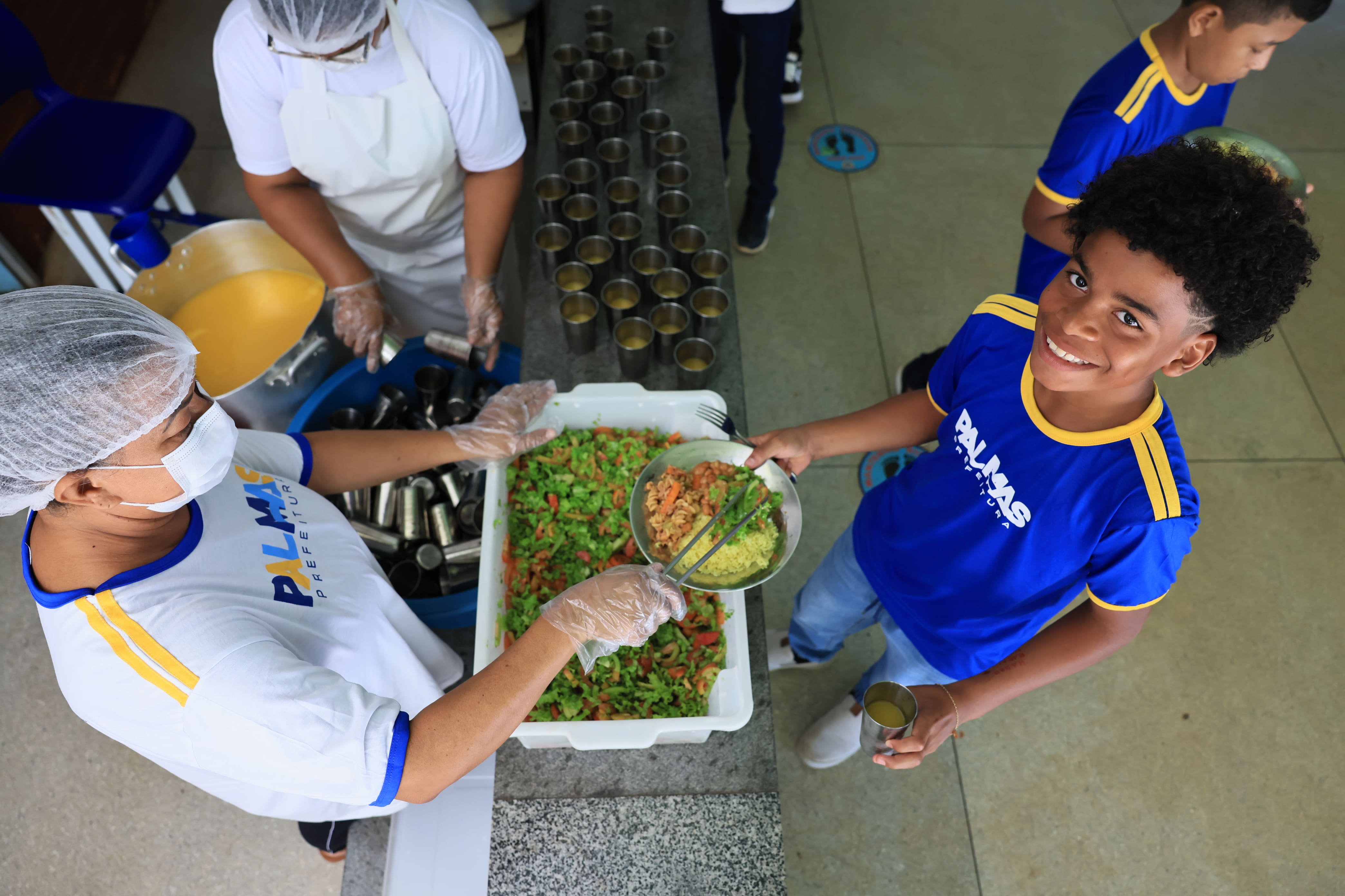 Merenda e uniformes novos - Edu Fortes (17)