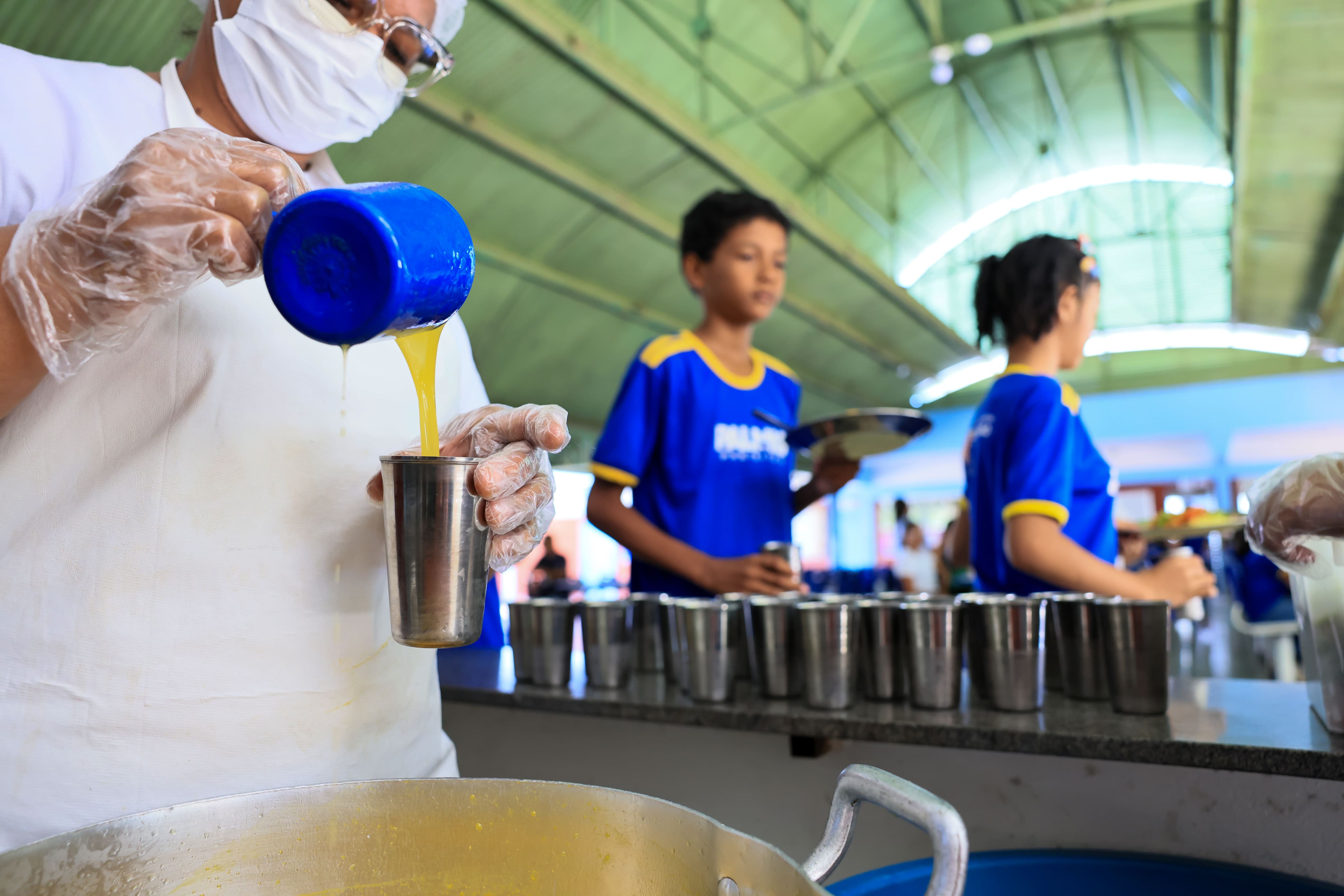 Merenda e uniformes novos - Edu Fortes (24)