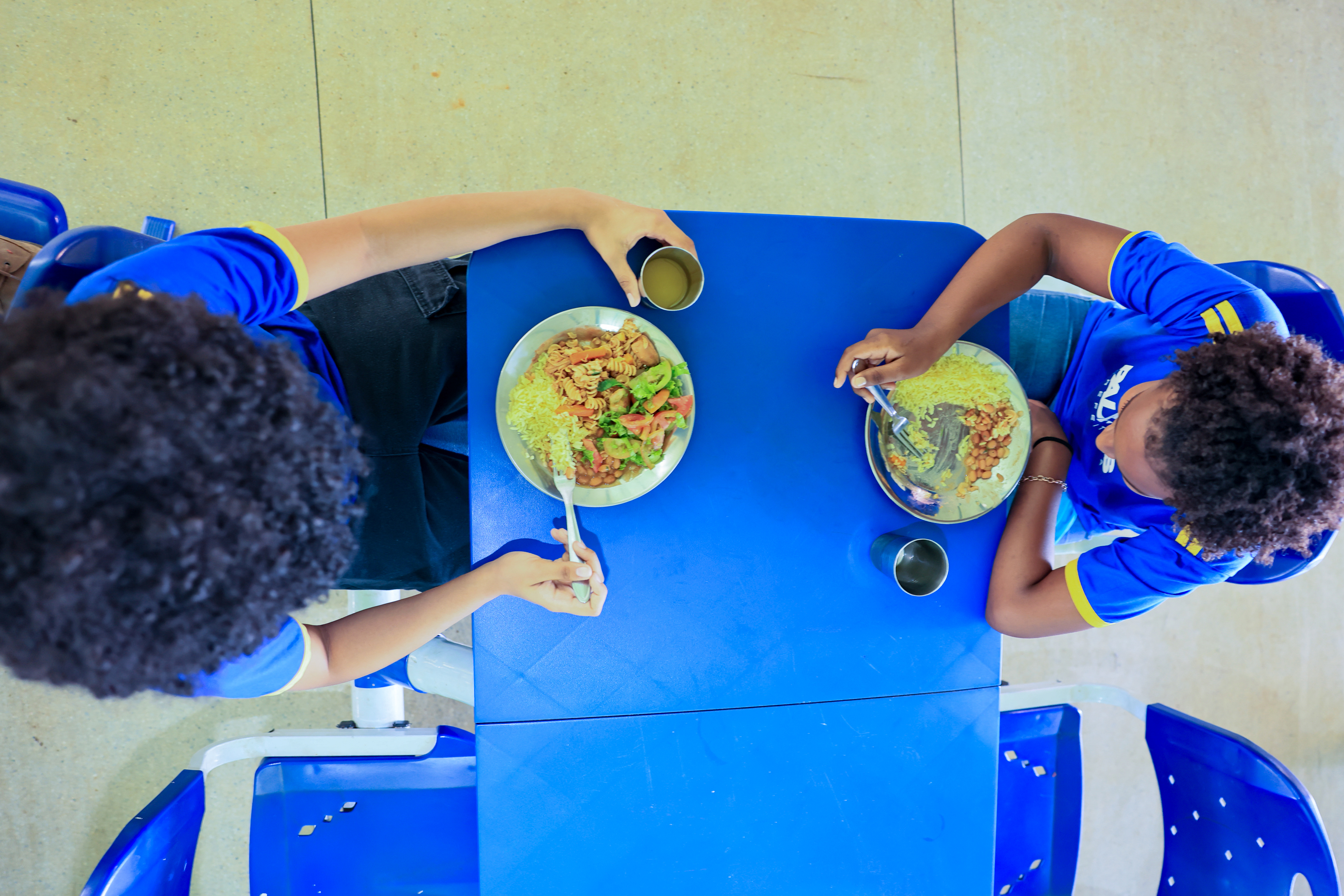 Merenda e uniformes novos - Edu Fortes (8)