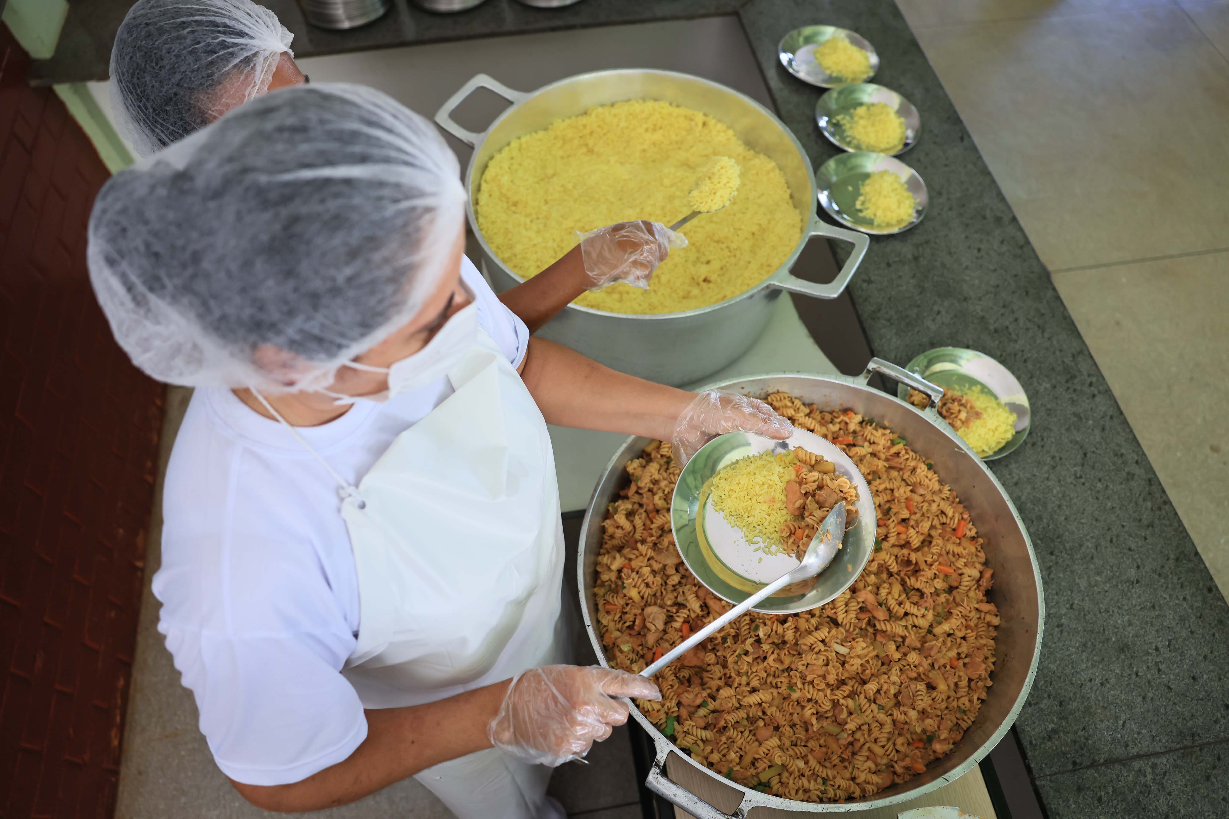 Merenda e uniformes novos - Edu Fortes (47)