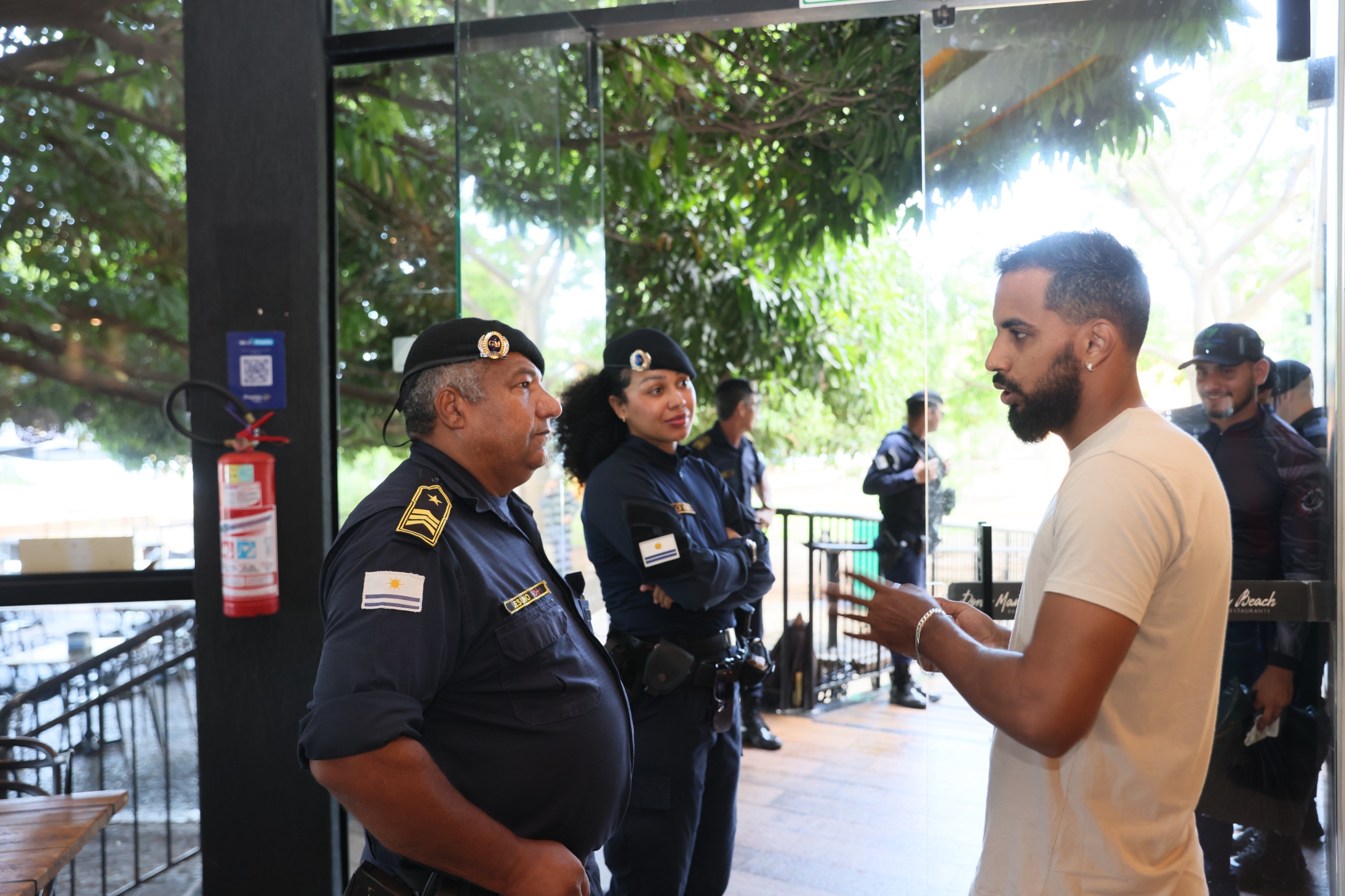 Comerciantes elogiam atuação da Guarda Metropolitana após instalação de base na Praia da Graciosa