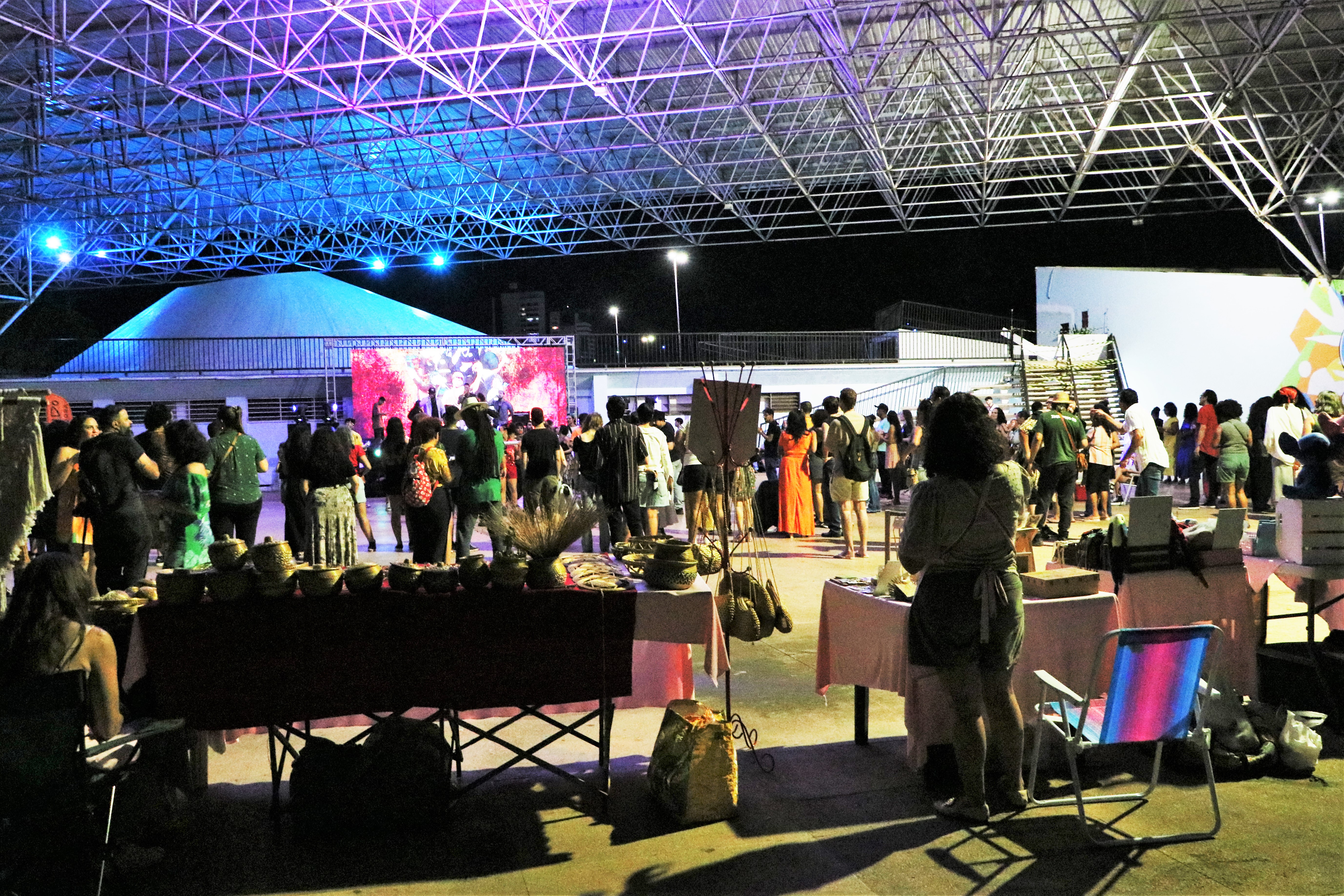 Ao longo da programação, mais de 1.500 pessoas passaram pelo local, celebrando a potência da cultura popular em diálogo com a cena urbana contemporânea