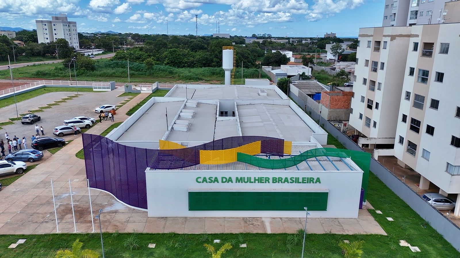 Prefeito inspeciona estrutura da Casa da Mulher Brasileira, que será inaugurada nesta sexta, 28