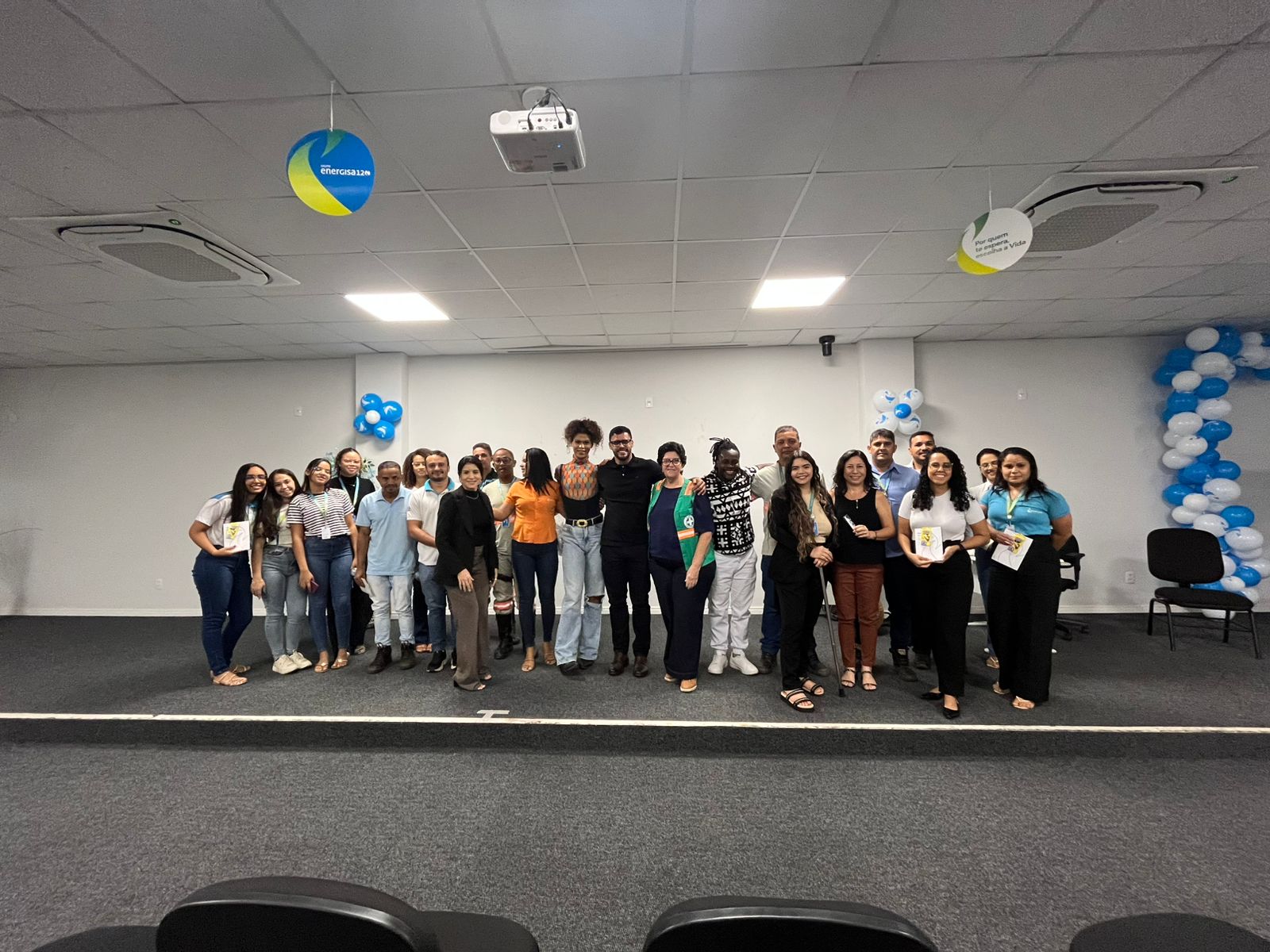 Prefeitura de Palmas promove palestra sobre respeito e diversidade para funcionários de concessionária de energia