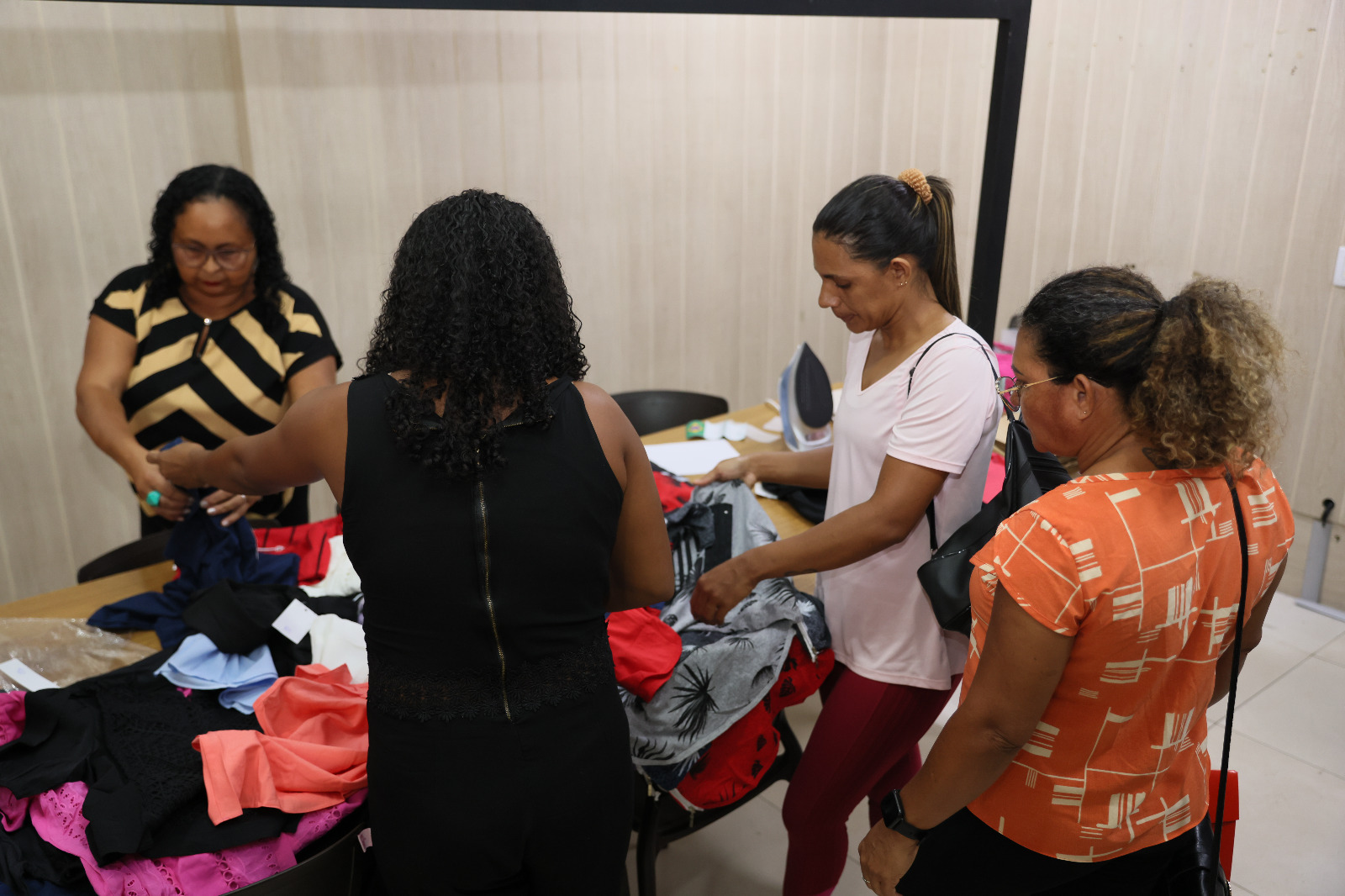 Prefeitura de Palmas realiza bazar de encerramento do projeto Ponto de Partida