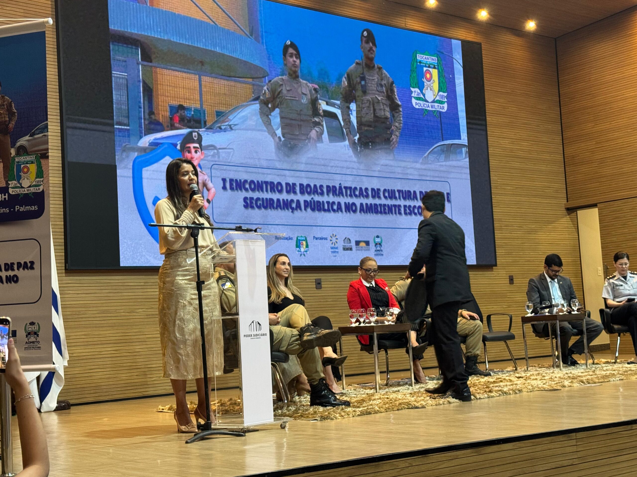 Secretaria Municipal da Educação participa de encontro em prol da cultura de paz nas escolas