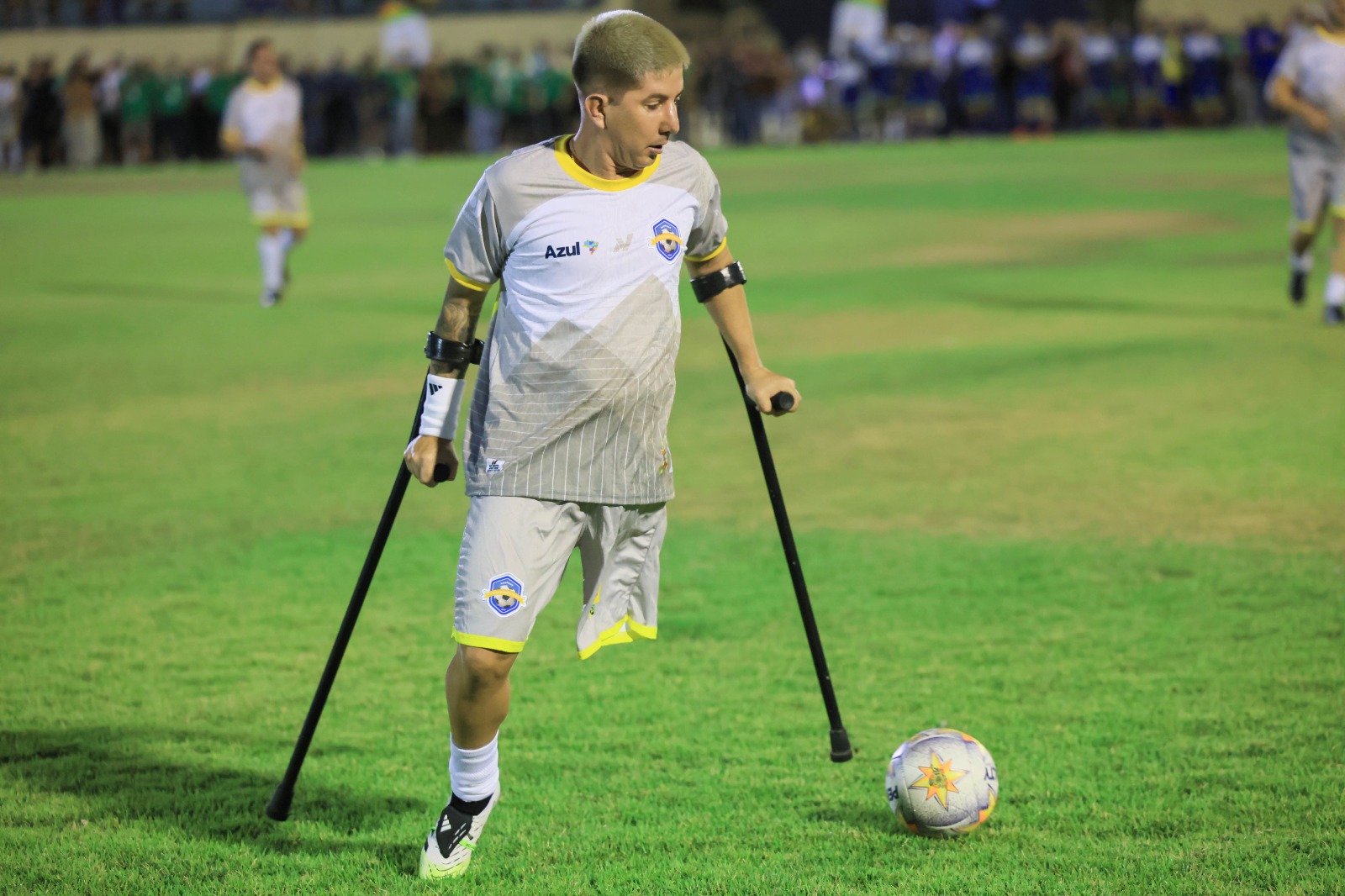 Rogerinho R9 fez o segundo gol do time Cinza