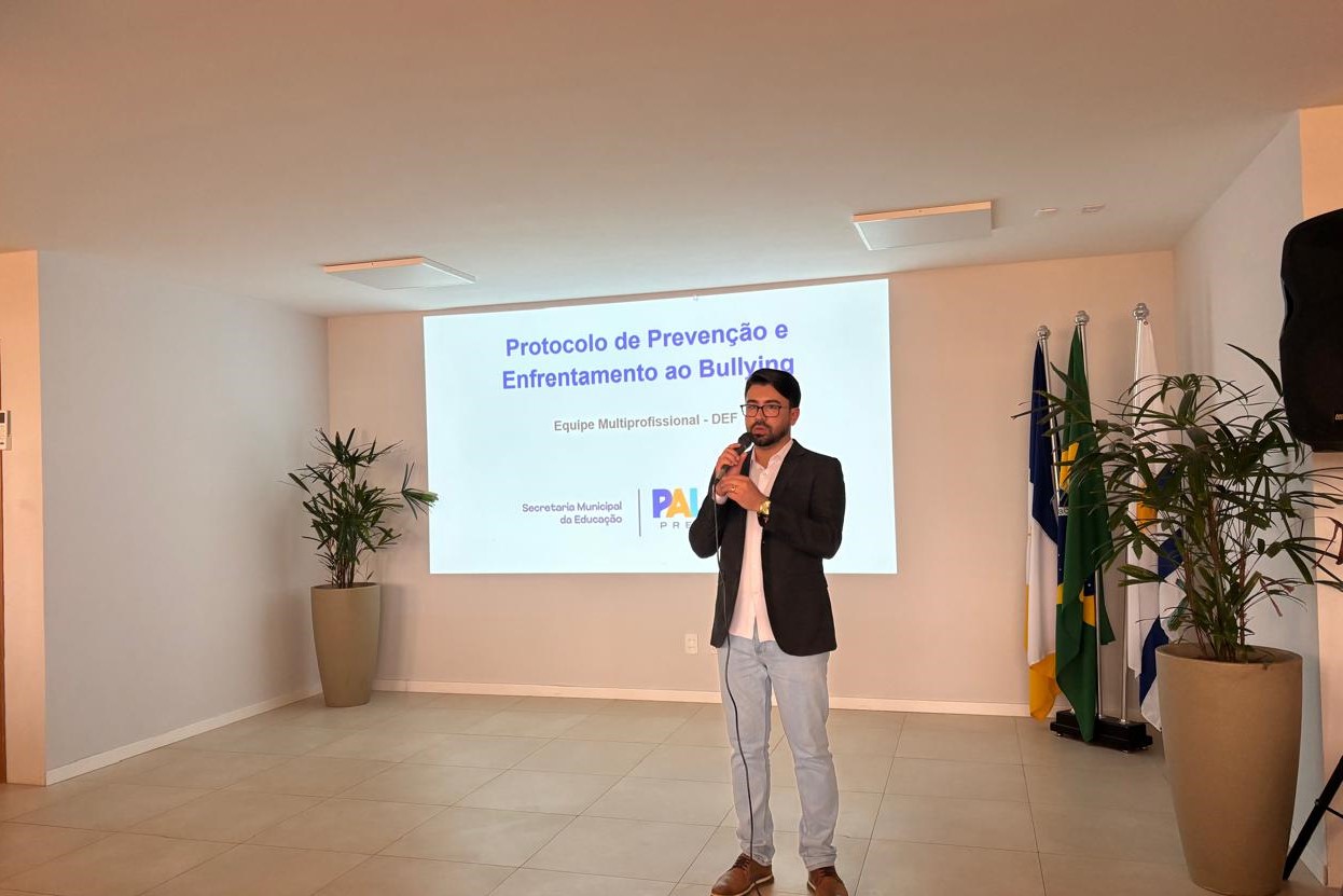 O documento foi desenvolvido com a colaboração do Conselho Municipal de Educação e de servidores técnicos que atuam na Semed