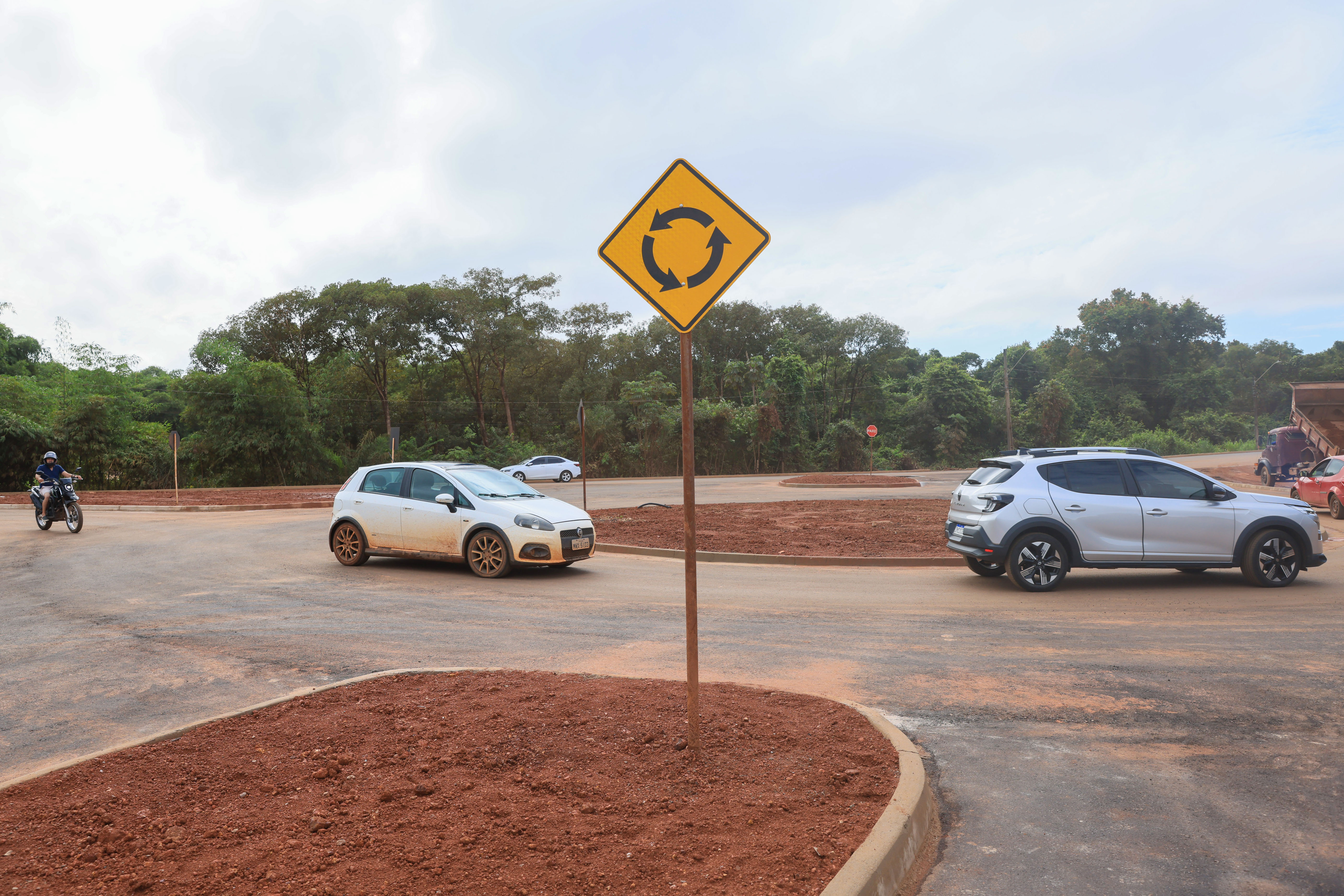 Liberado tráfego em rotatória de acesso à região norte e condutores devem ficar atentos ao novo trajeto