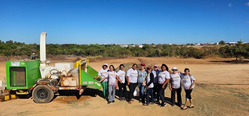 Ecoponto de galhadas recebe visita de alunas do Programa Mulheres Mil