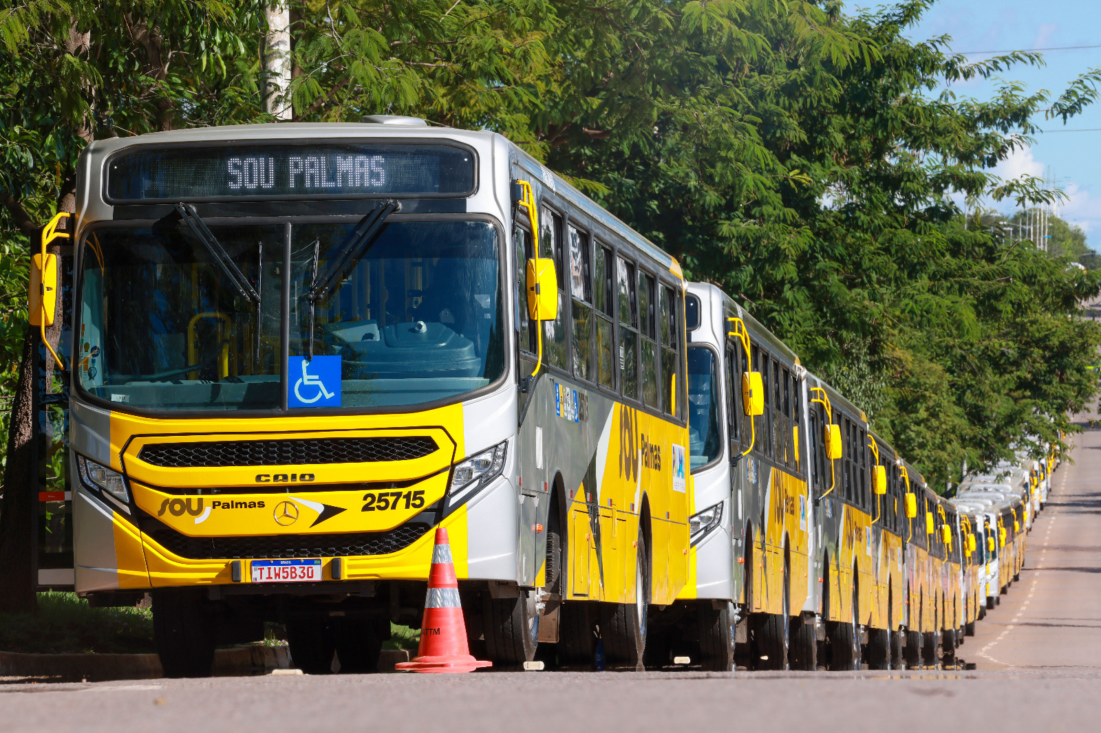 Prefeito Eduardo Siqueira Campos prorroga gratuidade da tarifa do transporte até dia 25