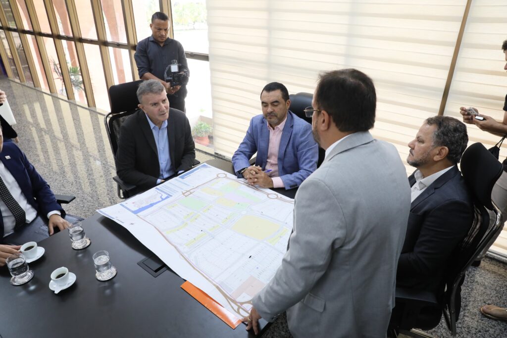 Prefeitura de Palmas e governo do Estado firmam parcerias para desenvolvimento urbano, educacional e econômico da Capital