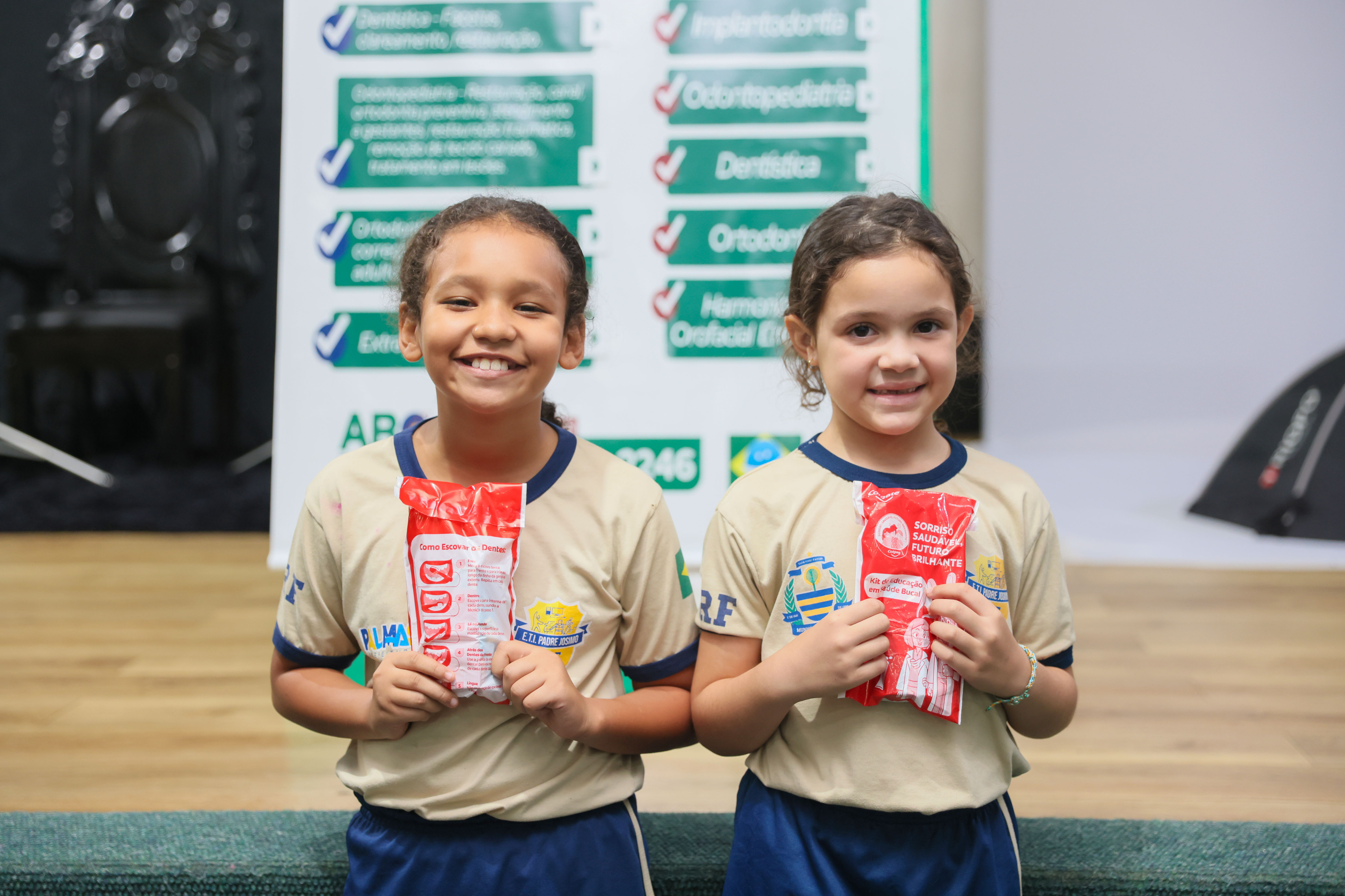 As alunas Eloá Negre e Sofia Peixoto, ambas da ETI Padre Josimo, mostraram que entenderam o recado