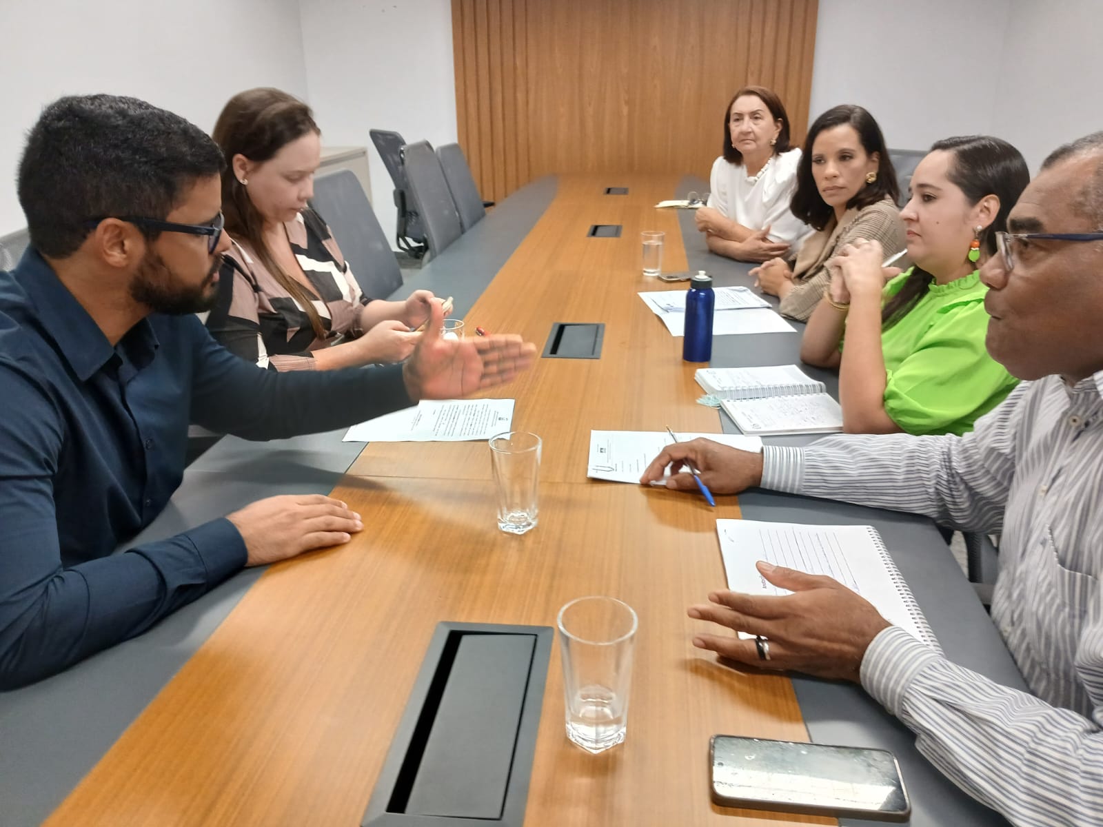 Secretarias de Ação Social e de Igualdade Racial e Direitos Humanos criam grupo de trabalho para fortalecer a rede de proteção à criança e ao adolescente