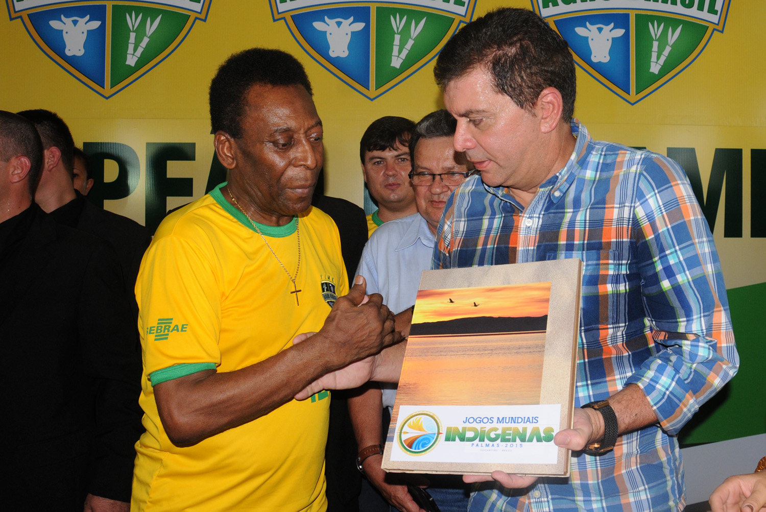 Prefeito de Palmas convida Pelé para os Jogos Mundiais Indígenas