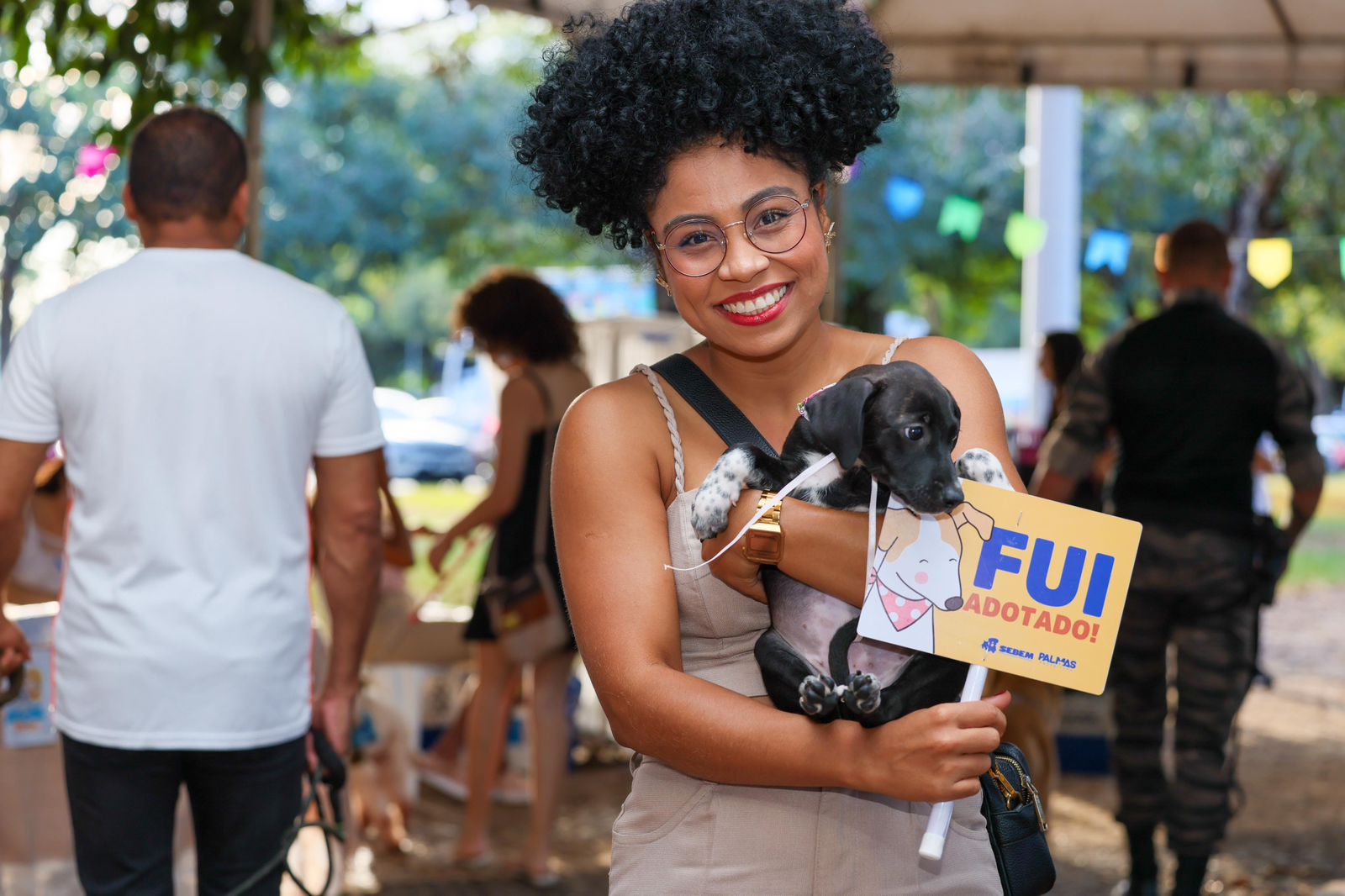 Prefeitura de Palmas disponibiliza animais para adoção responsável em espaço pet de shopping neste sábado, 30