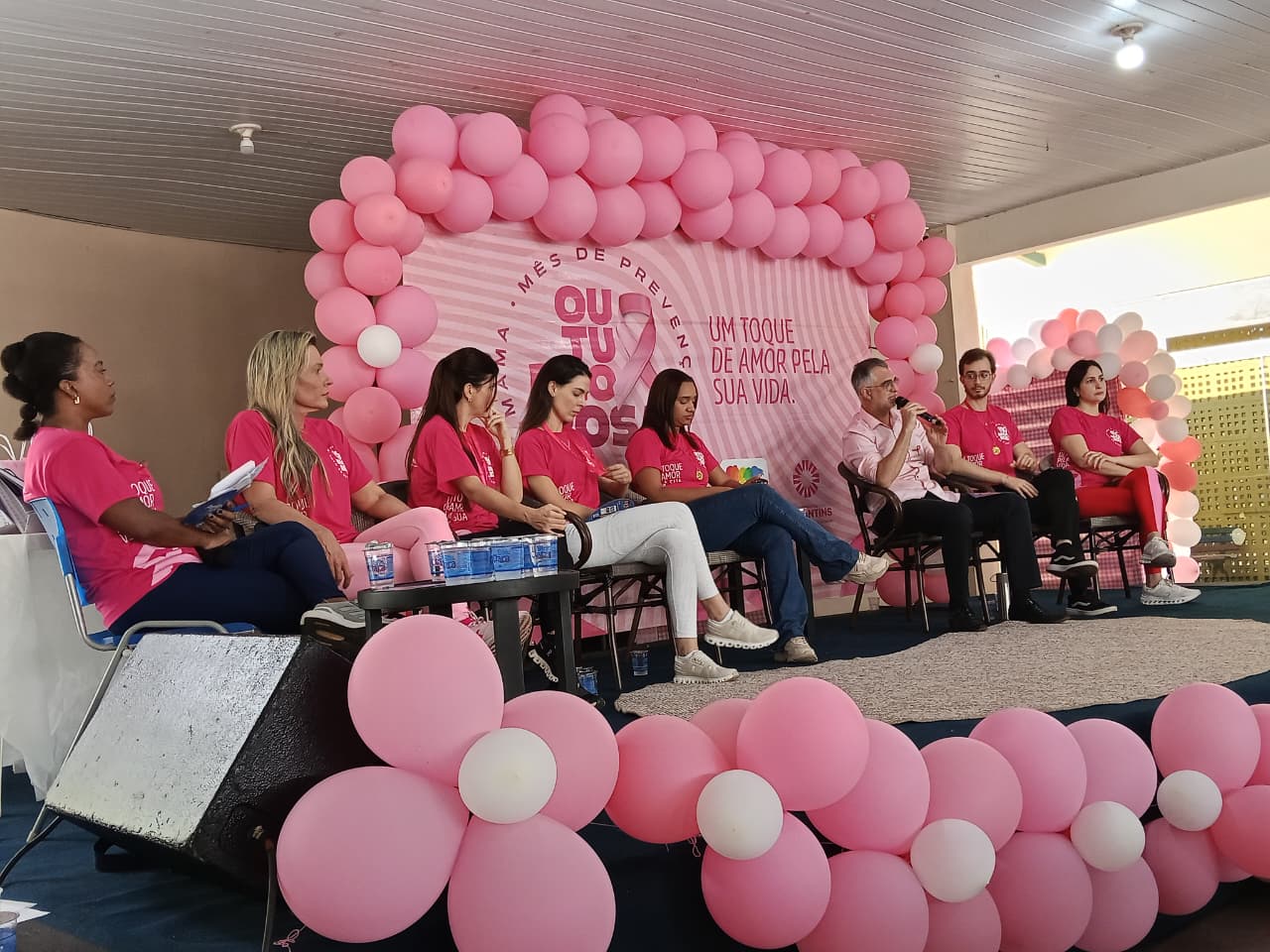 Outubro Rosa: Escola Municipal Lúcia Sales sedia ação com manhã de cuidados e conscientização para mulheres