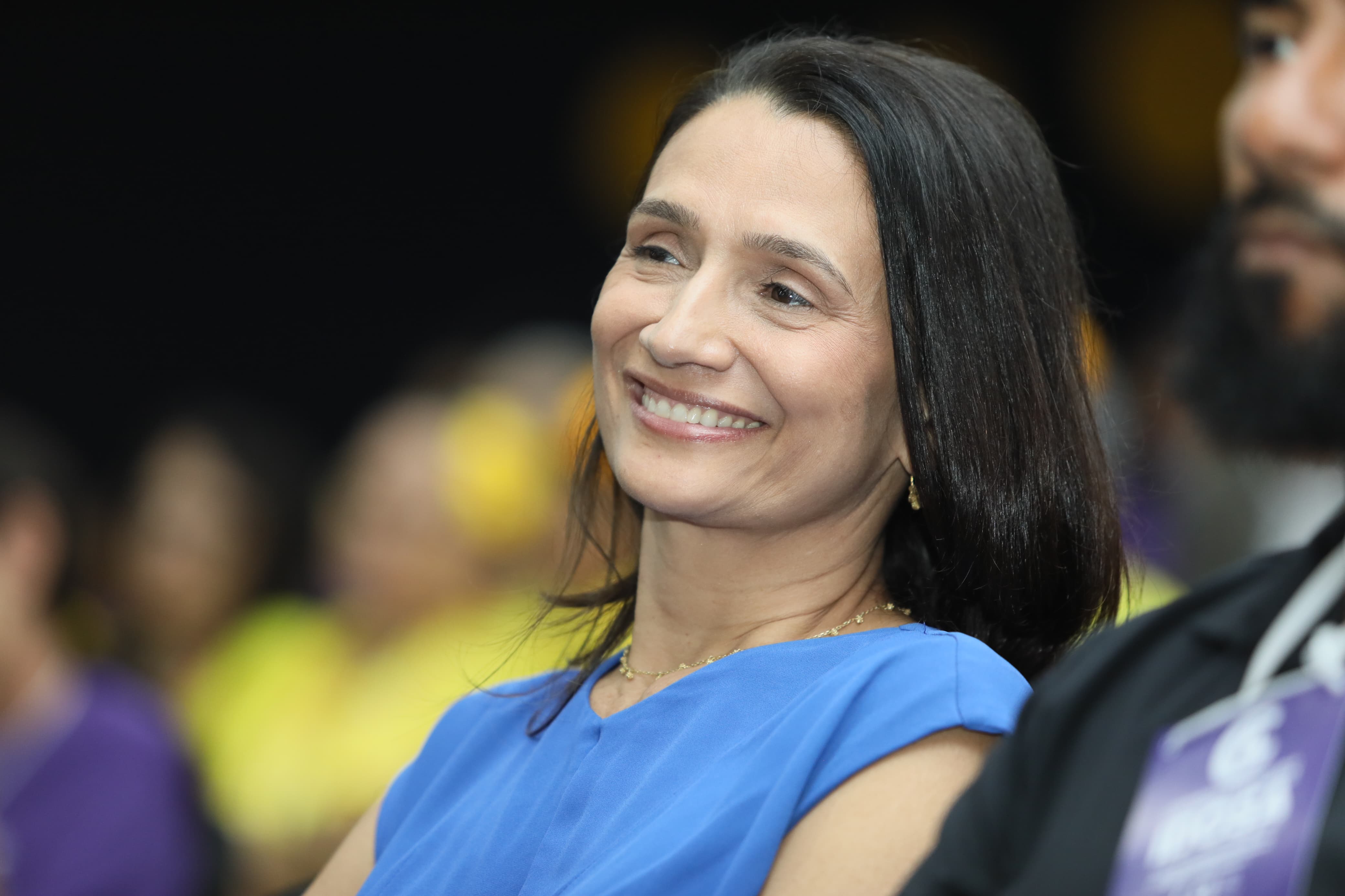 Secretária de Ação Social, Polyanna Siqueira Campos, durante a conferência realizada no auditório da Escola Estadual Professora Elizângela Glória Cardoso