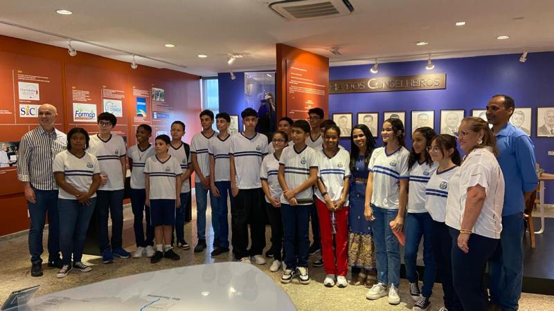 Alunos da Escola Municipal Antônio Gonçalves conhecem Tribunal de Contas do Estado
