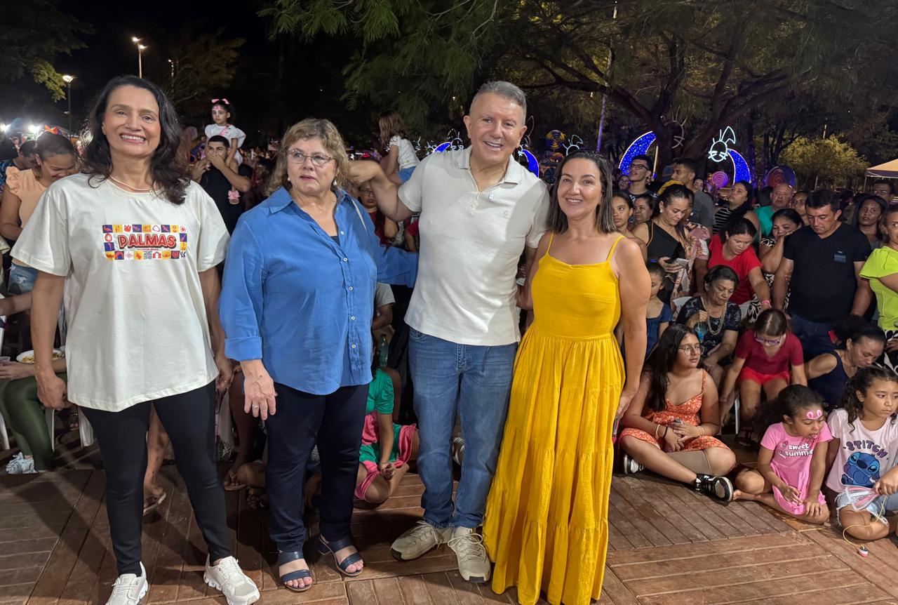 Prefeito, primeira-dama e presidentes acompanham apresentações no Palco da FCP