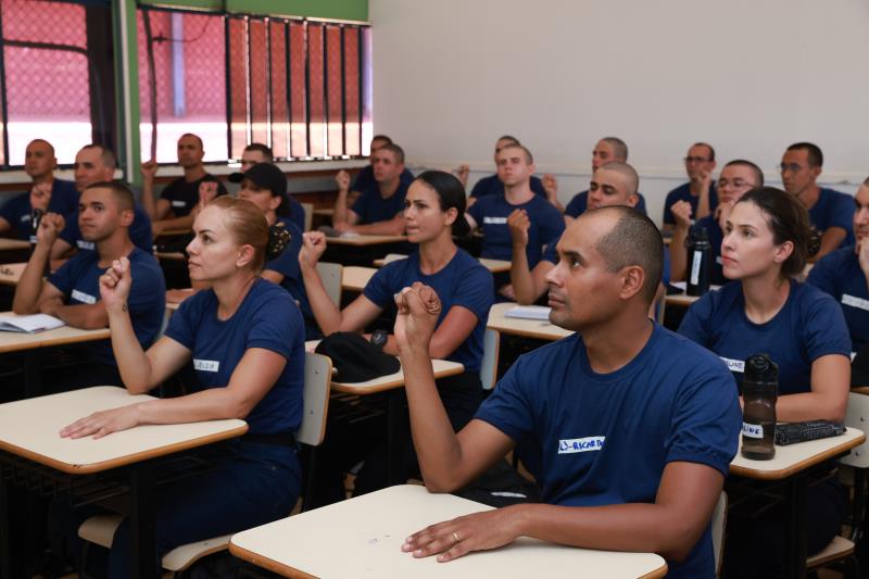 Língua Brasileira de Sinais é tema do 1º dia do curso de formação dos aprovados no concurso da GMP