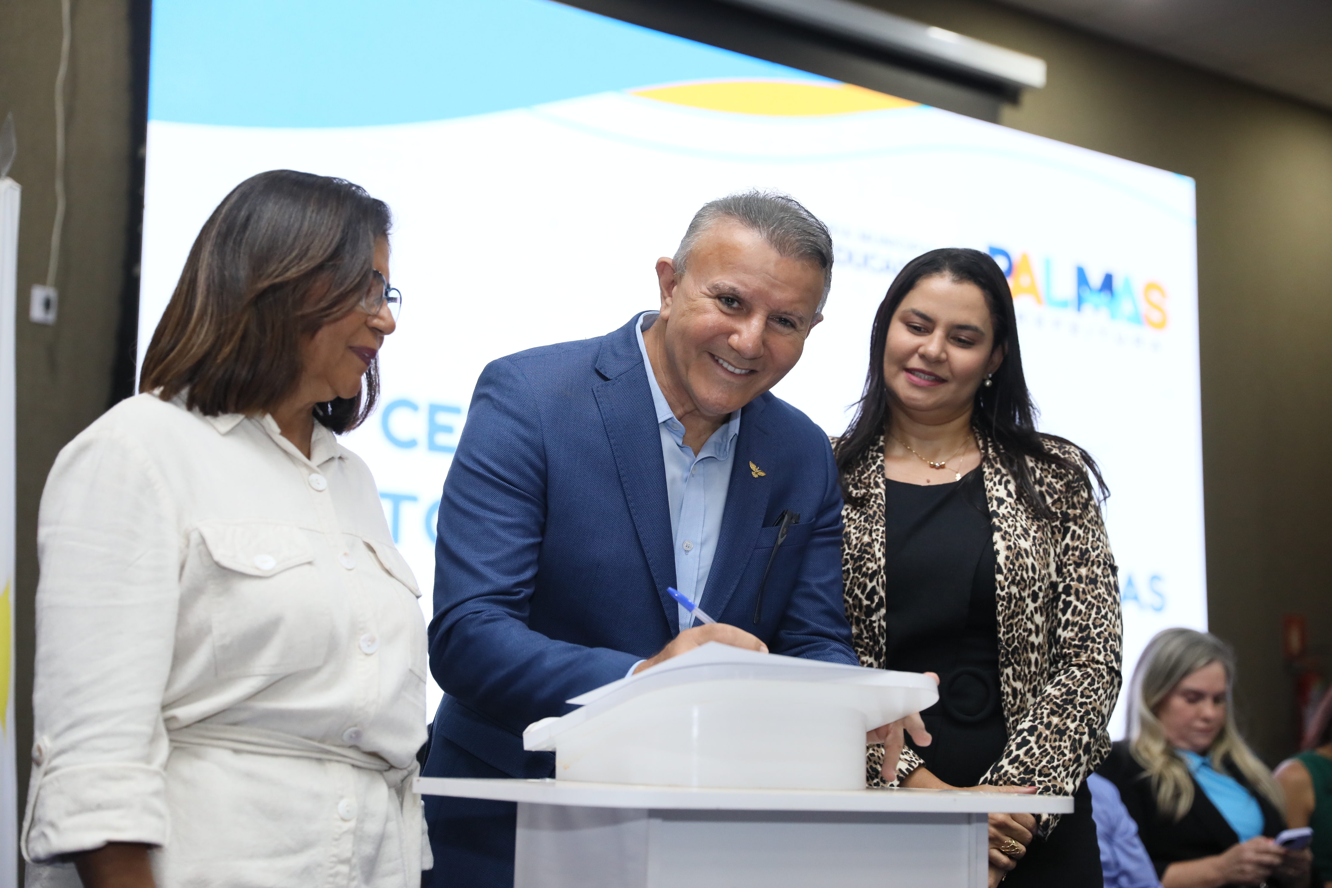 A solenidade foi realizada no auditório da ETI Almirante Tamandaré e reuniu o prefeito da Capital, Eduardo Siqueira Campos, entre outras autoridades