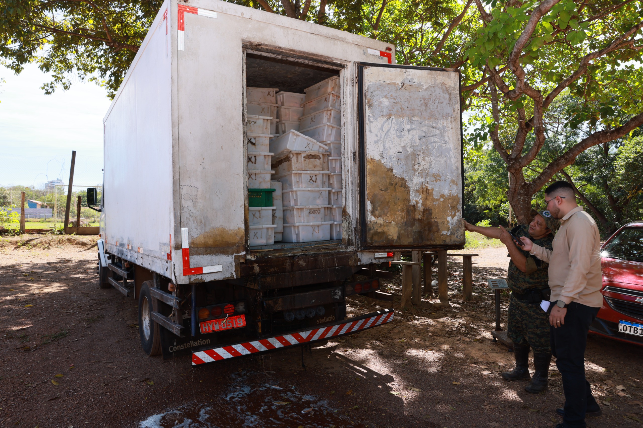 Caminhão é apreendido pela GMP Ambiental com 5,2 kg de pescado na região Norte de Palmas