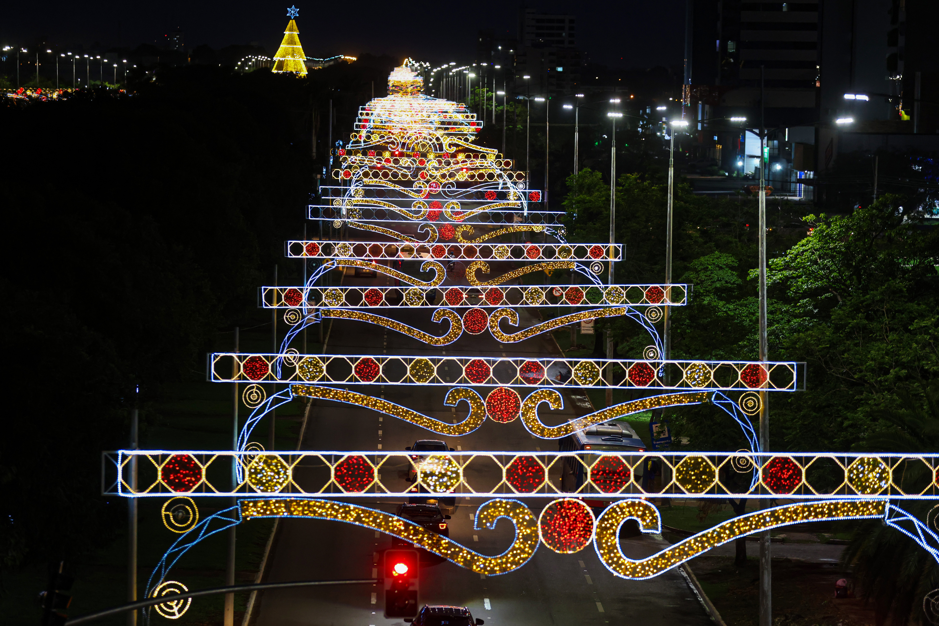 Decoração e iluminação do Natal Cidade Encantada é prorrogada até 21 de janeiro
