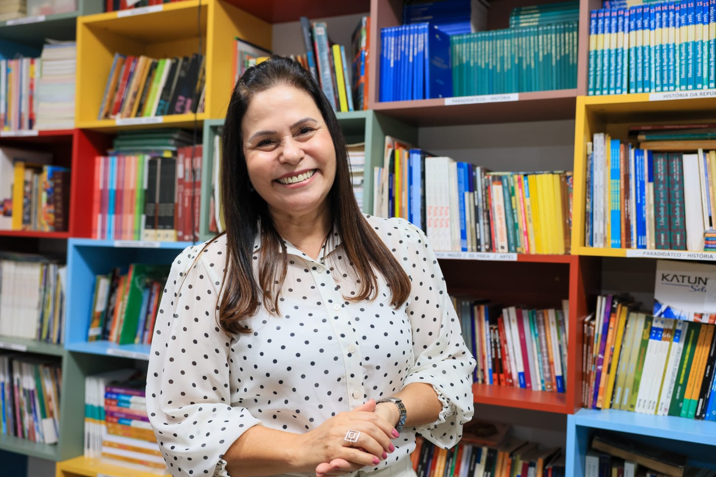 A diretora da unidade, Léia Rezende, ressalta que o programa está com matrículas abertas