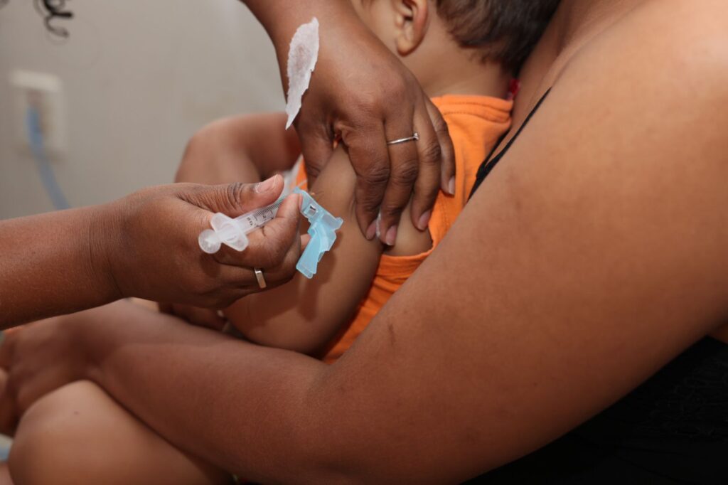 Dose zero e vitamina A serão ofertadas no dia D de vacinação em Palmas neste sábado, 9