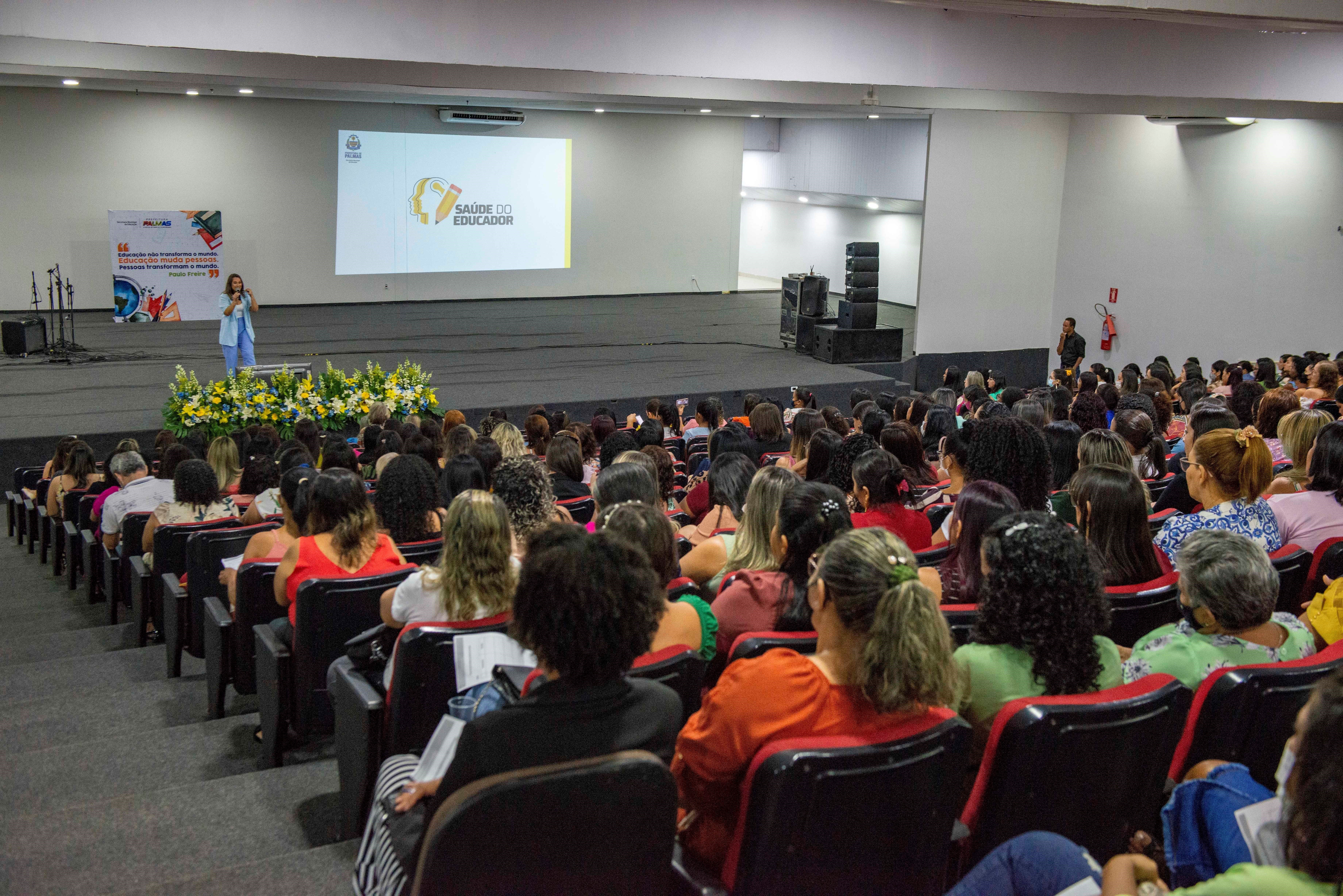 Palestra de acolhimento a professores enfatiza a importância da saúde do profissional