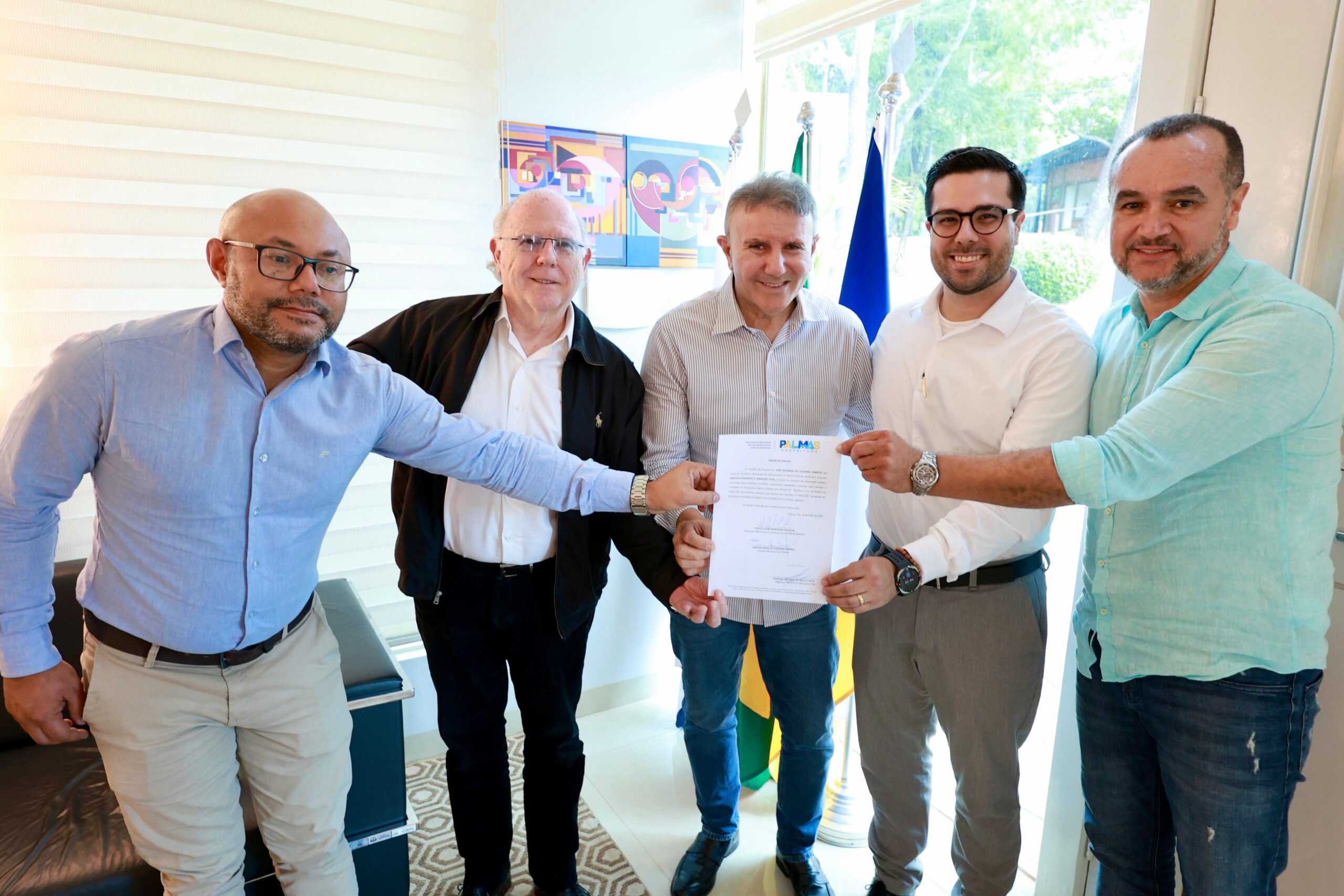 Eduardo Siqueira Campos assina ordem de serviço para elaboração de projeto do Corredor de Transporte Público de Palmas