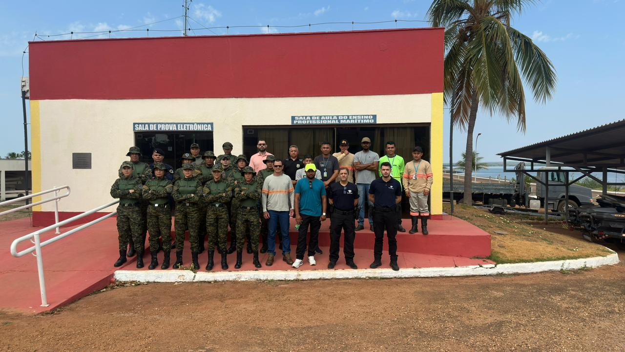 Doze Guardas Metropolitanos da Divisão Ambiental participam do Curso