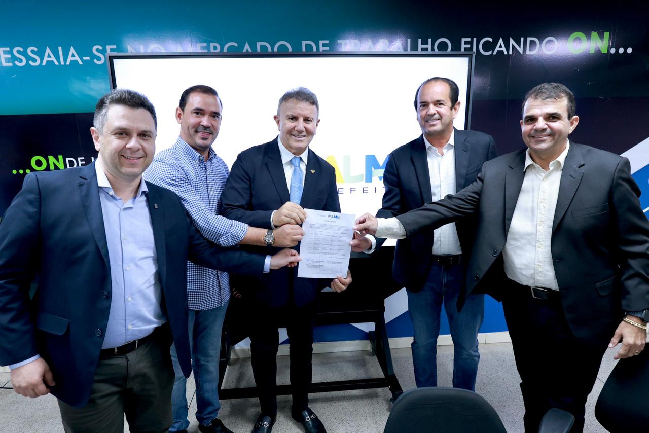 Prefeito Eduardo Siqueira Campos articula parceria para capacitação de famílias contempladas por projetos habitacionais