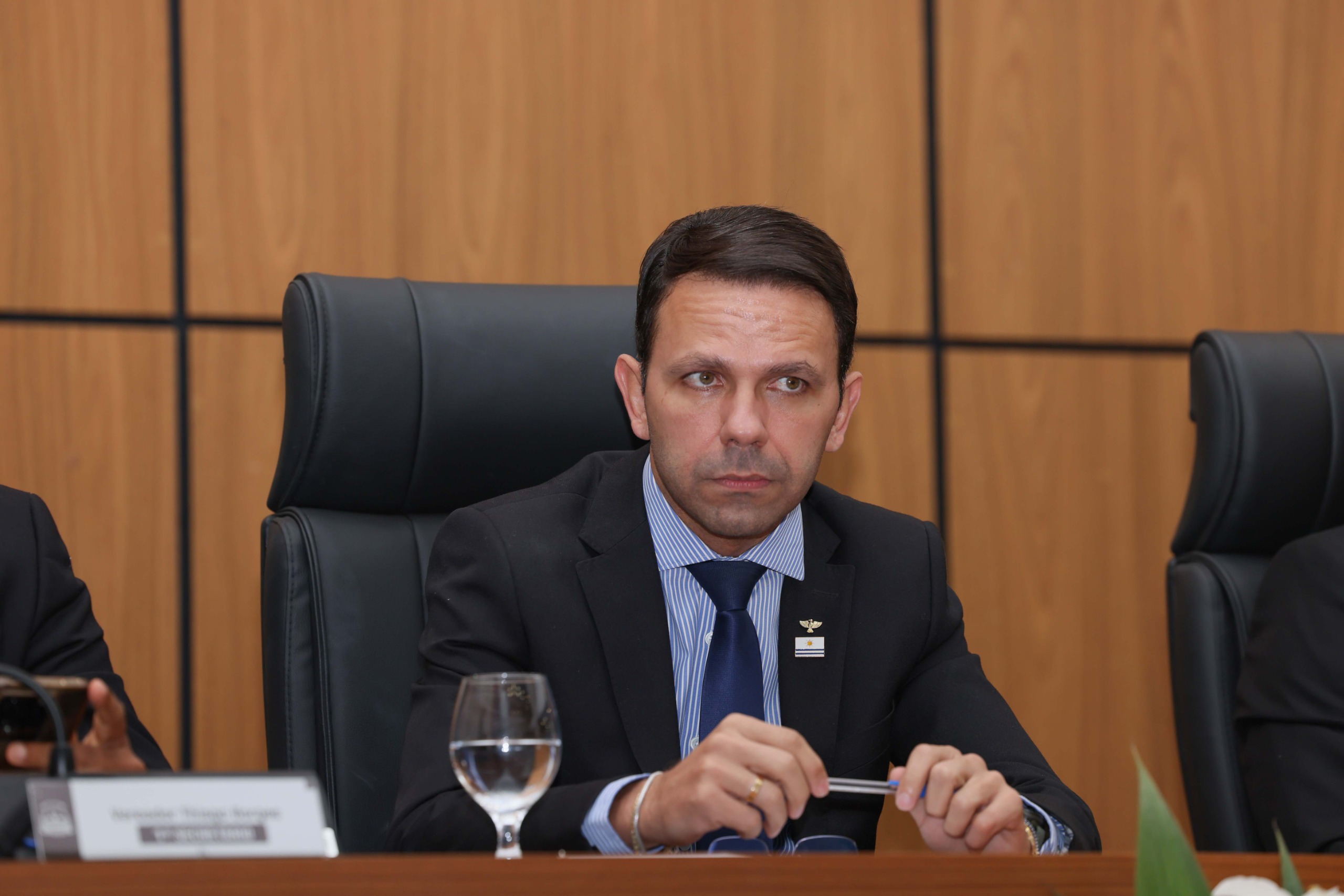 O secretário municipal do Gabinete do Prefeito, Carlos Júnior, representou o chefe do Executivo de Palmas durante a sessão solene em homenagem aos 25 anos da Capitania Fluvial do Araguaia – Tocantins (CFAT) / Foto: Francisco Barros