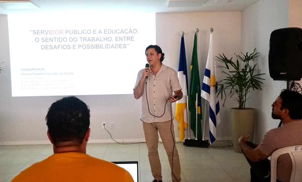 Educação Palmas promove palestra sobre saúde mental e os desafios do serviço público