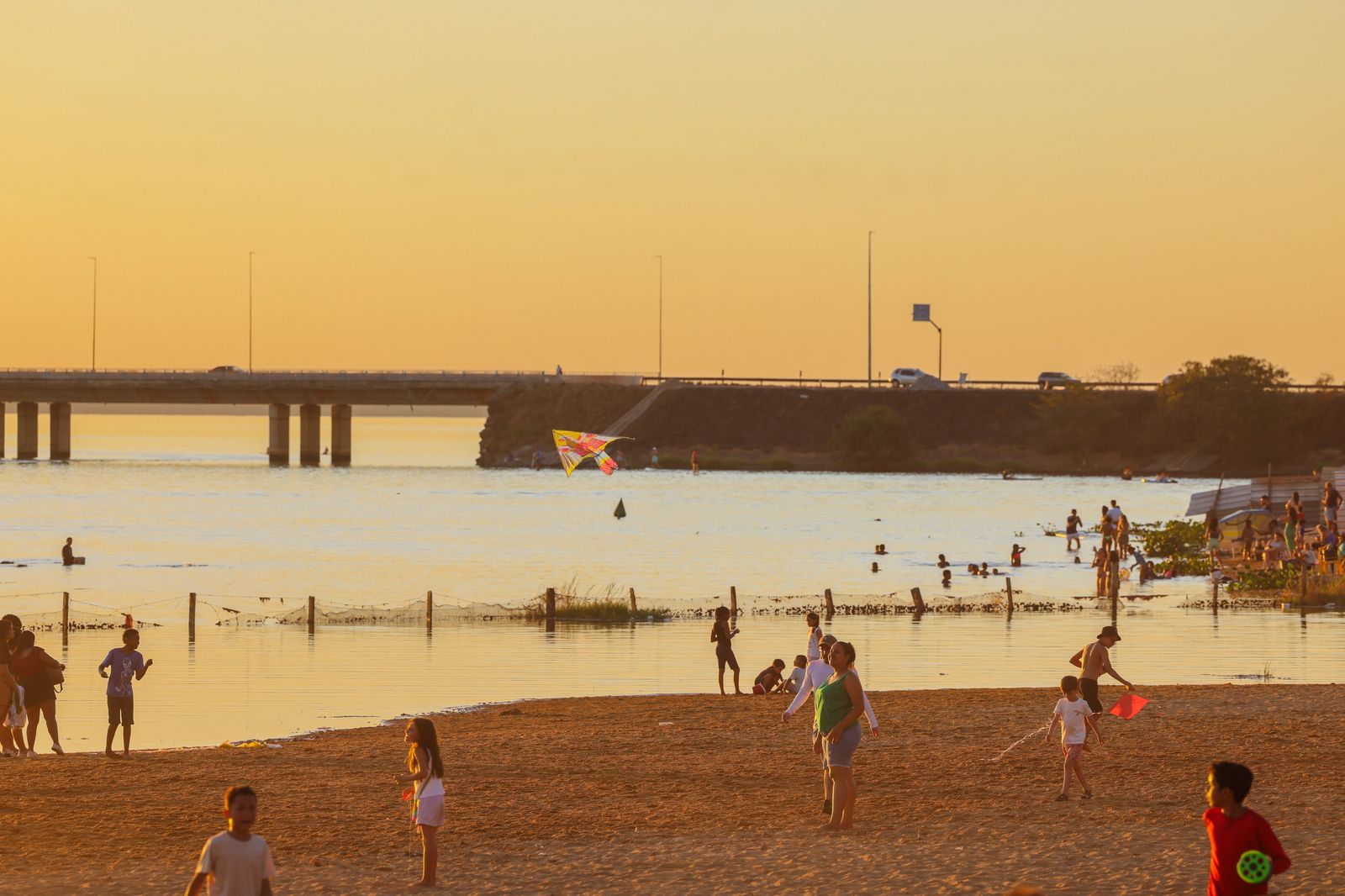 Fim de tarde mais colorido com Festival de Pipas na Praia da Graciosa