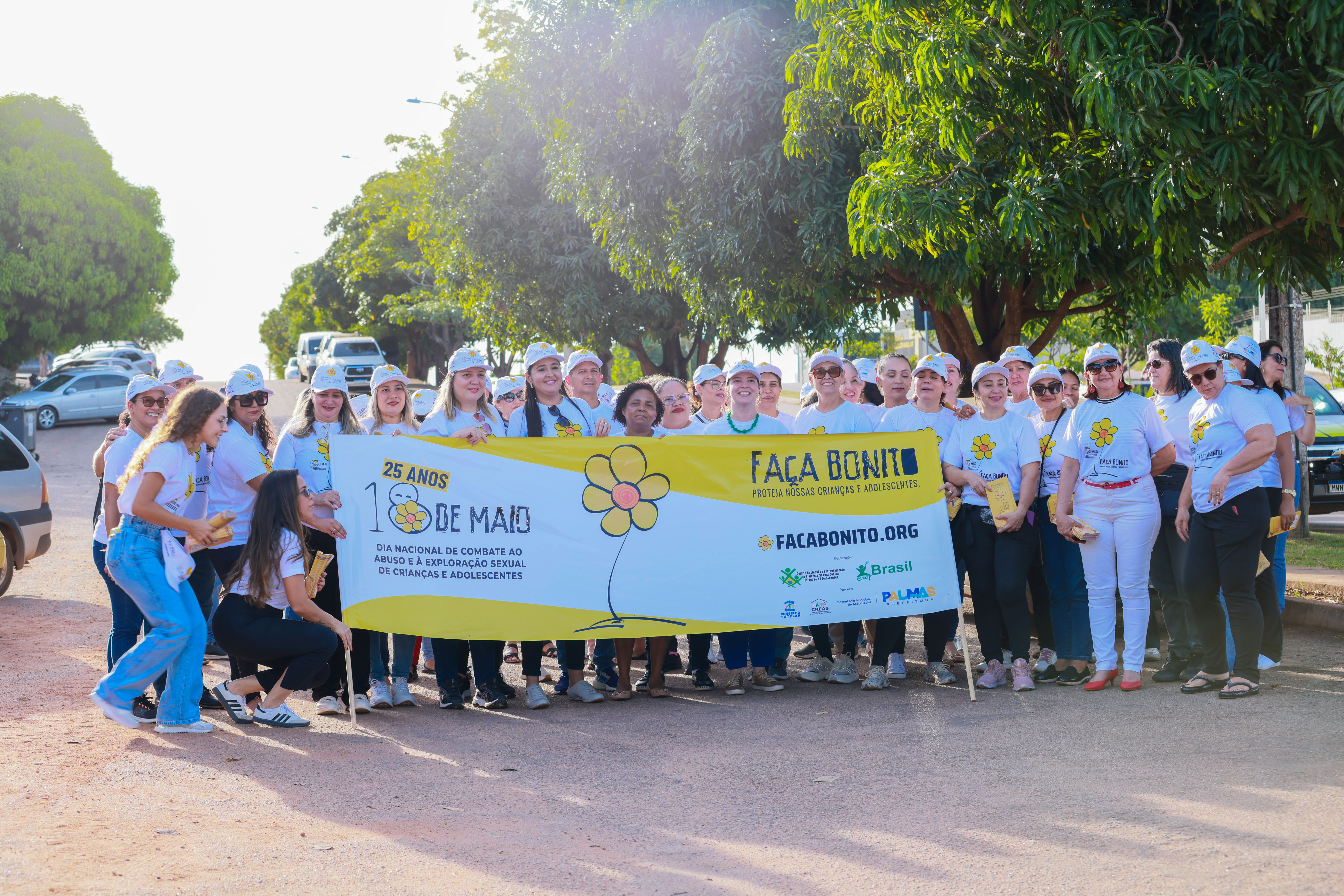 Data: 14/05/2025. Caminhada  Dia Nacional de Combate ao Abuso e a Exploração Sexual de Crianças e Adolescentes na Avenida Palmas Brasil Norte