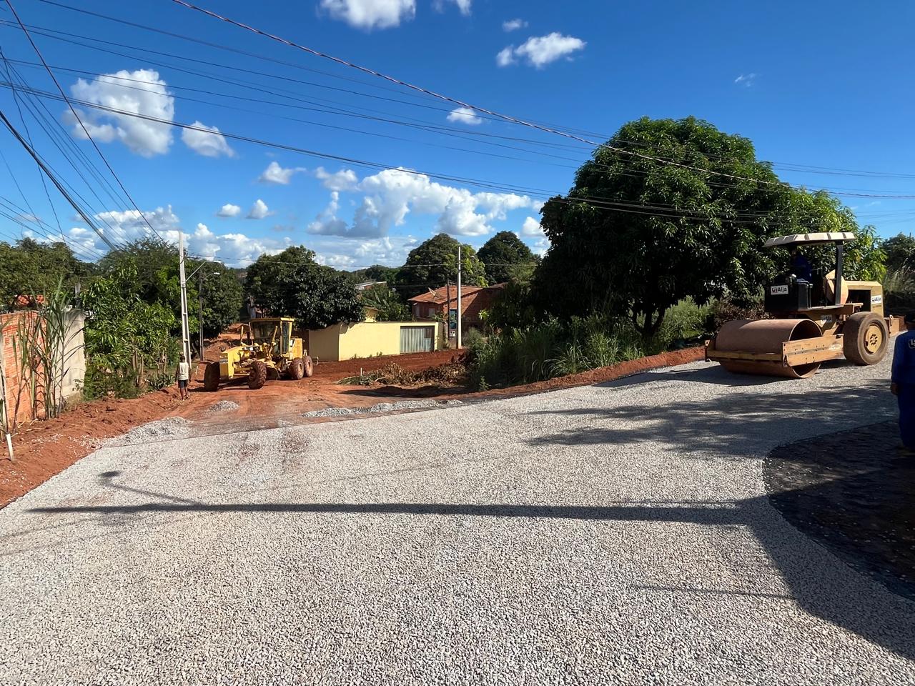 Obras de infraestrutura avançam na Baixada do Jardim Aureny III com frentes simultâneas de trabalho