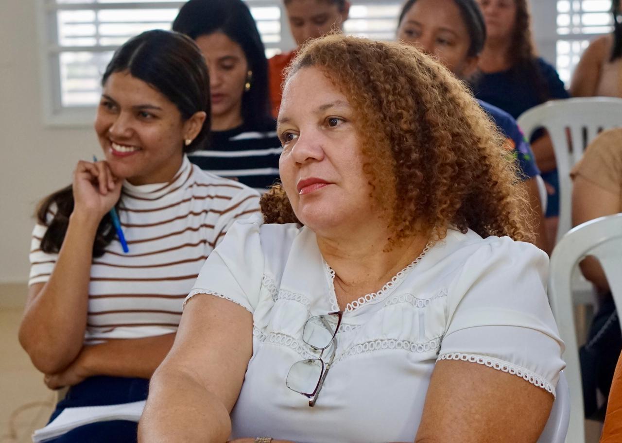 A Professora Patrícia Fonseca Dias, que atua no Cmei Ana Luisa Rodrigues Pereira Valdevino, no Setor Bertaville,  falou da importância da formação - Foto: Pedro Barbosa