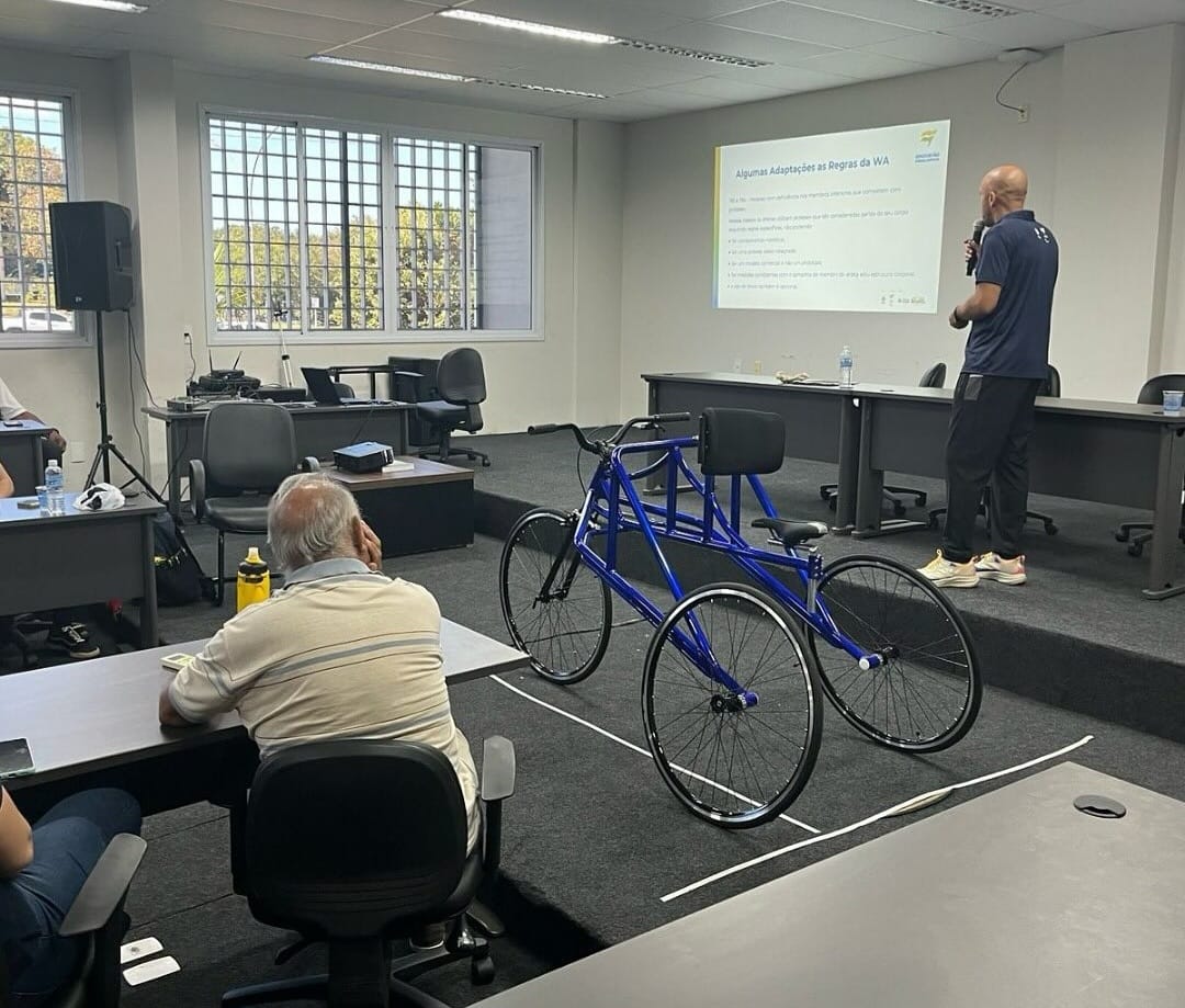 Palestras sobre Atletismo, ministrada pelo professor Renato Pereira - Foto: Divulgação UFT