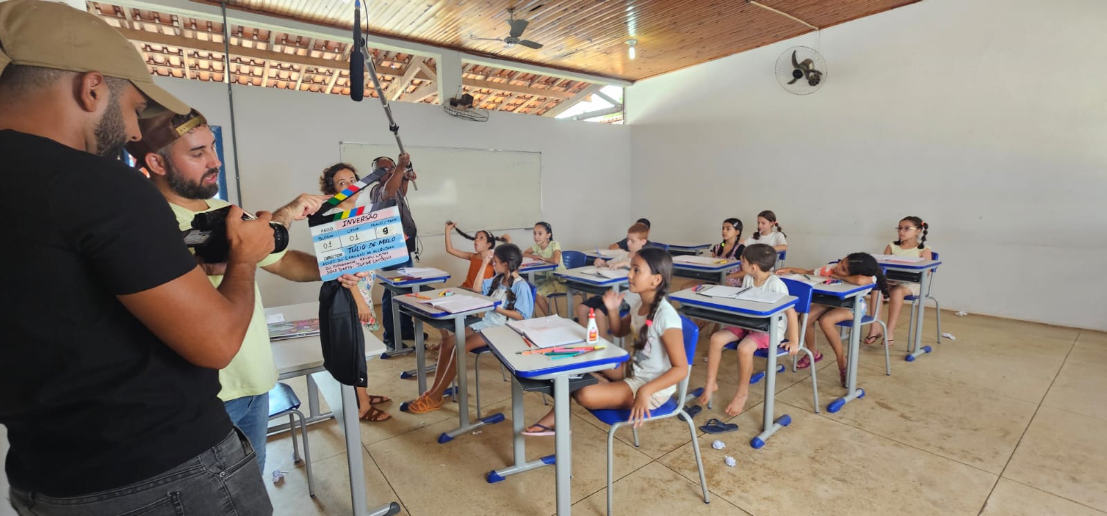 Produção envolveu uma equipe local e jovens atores