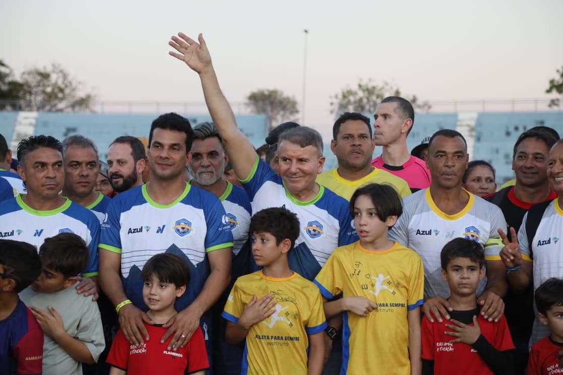 Evento Futebol Solidário ocorreu no estádio Nilton Santos