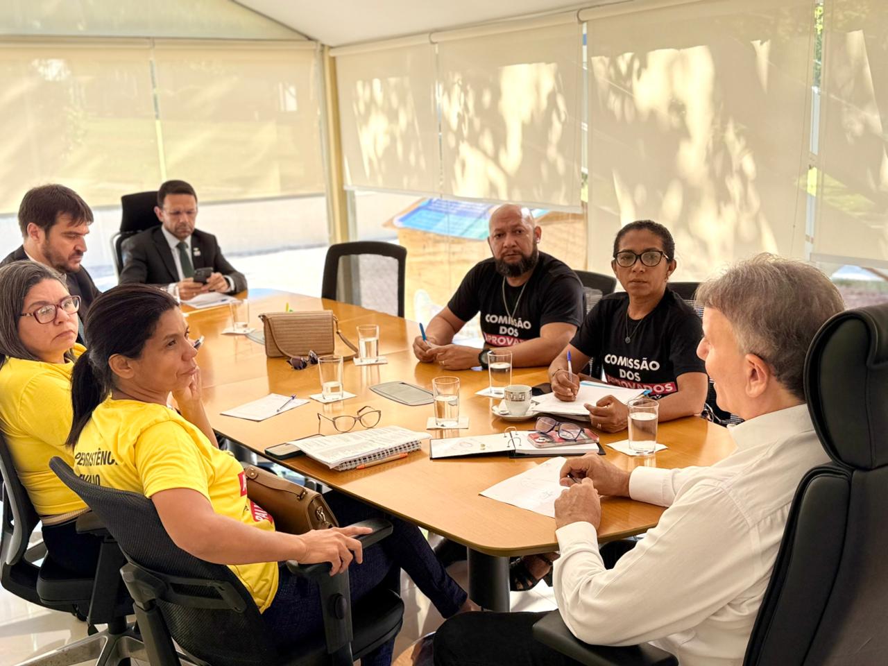 Diálogo com representantes da comissão do cadastro de reserva do concurso da Educação