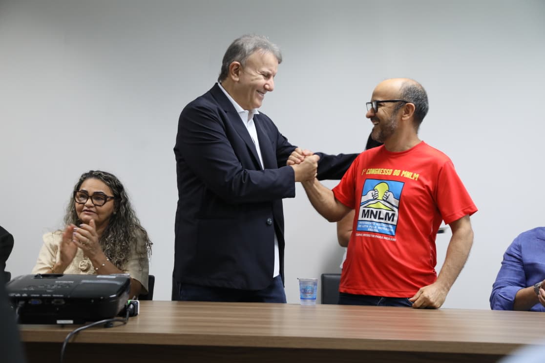 Prefeito Eduardo Siqueira Campos ao lado do Bismarque do Movimento