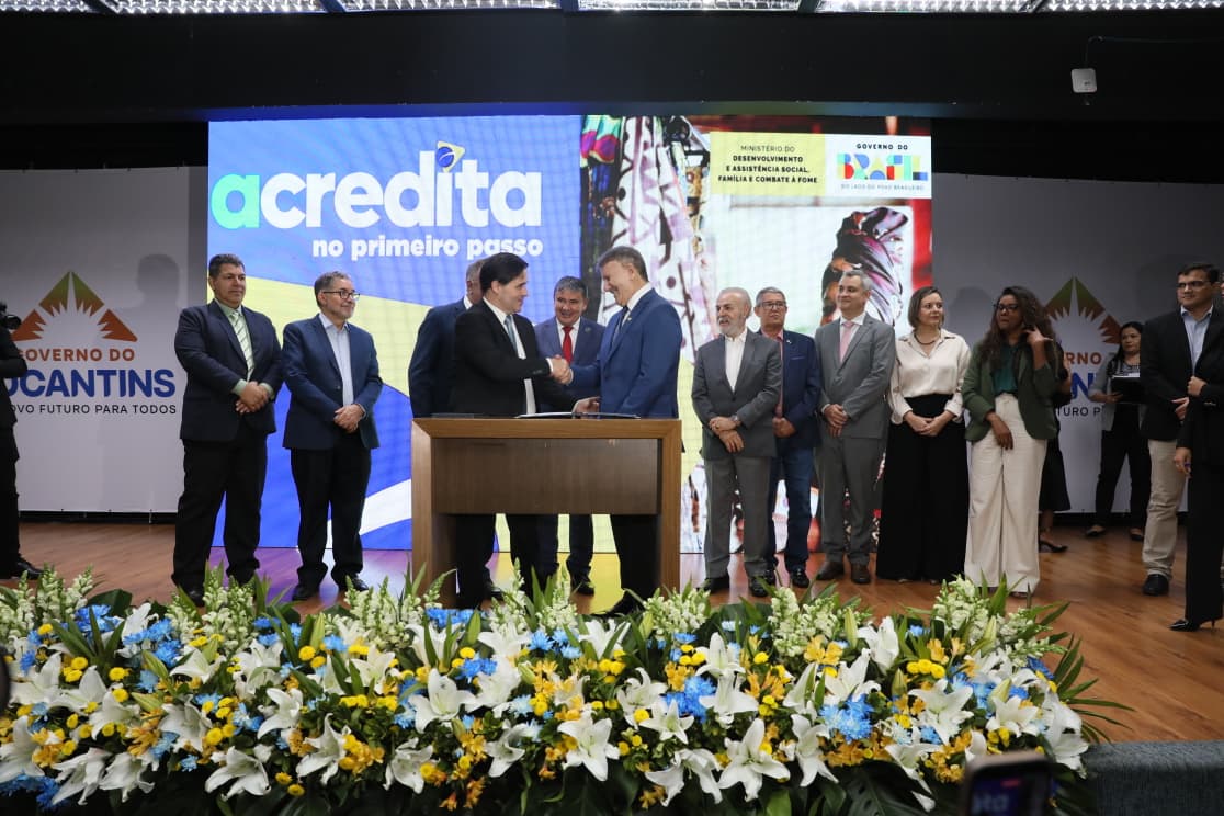O acordo firmado prevê a troca de informações e o desenvolvimento de projetos que facilitem o acesso ao microcrédito - Foto: Edu Fortes