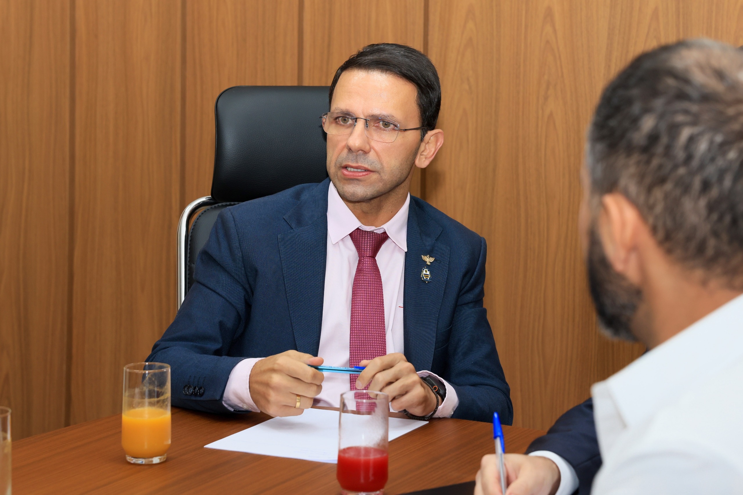 Durante a reunião, o secretário-chefe de Gabinete, Carlos Júnior, reforçou o diálogo contínuo com as lideranças sindicais