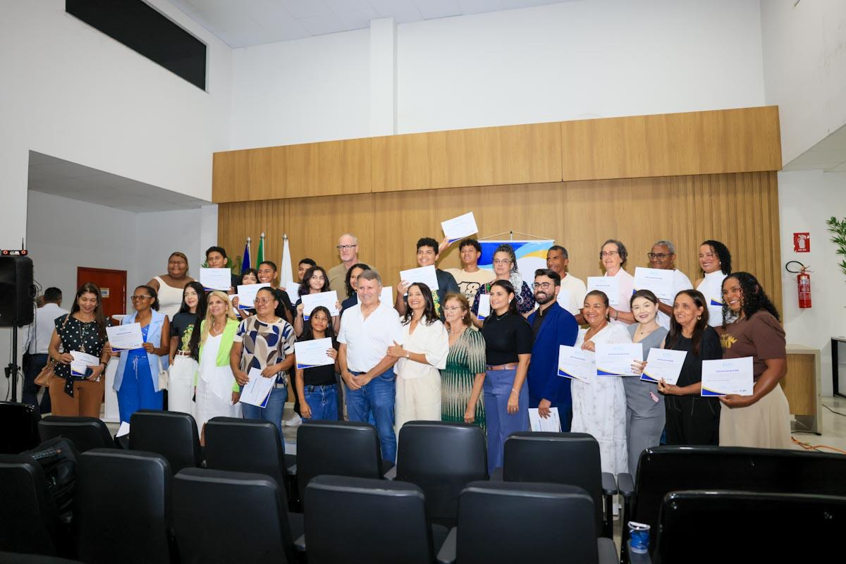 Prefeito empossa novos membros do Conselho Municipal da Criança e do Adolescente para gestão 2026-2027