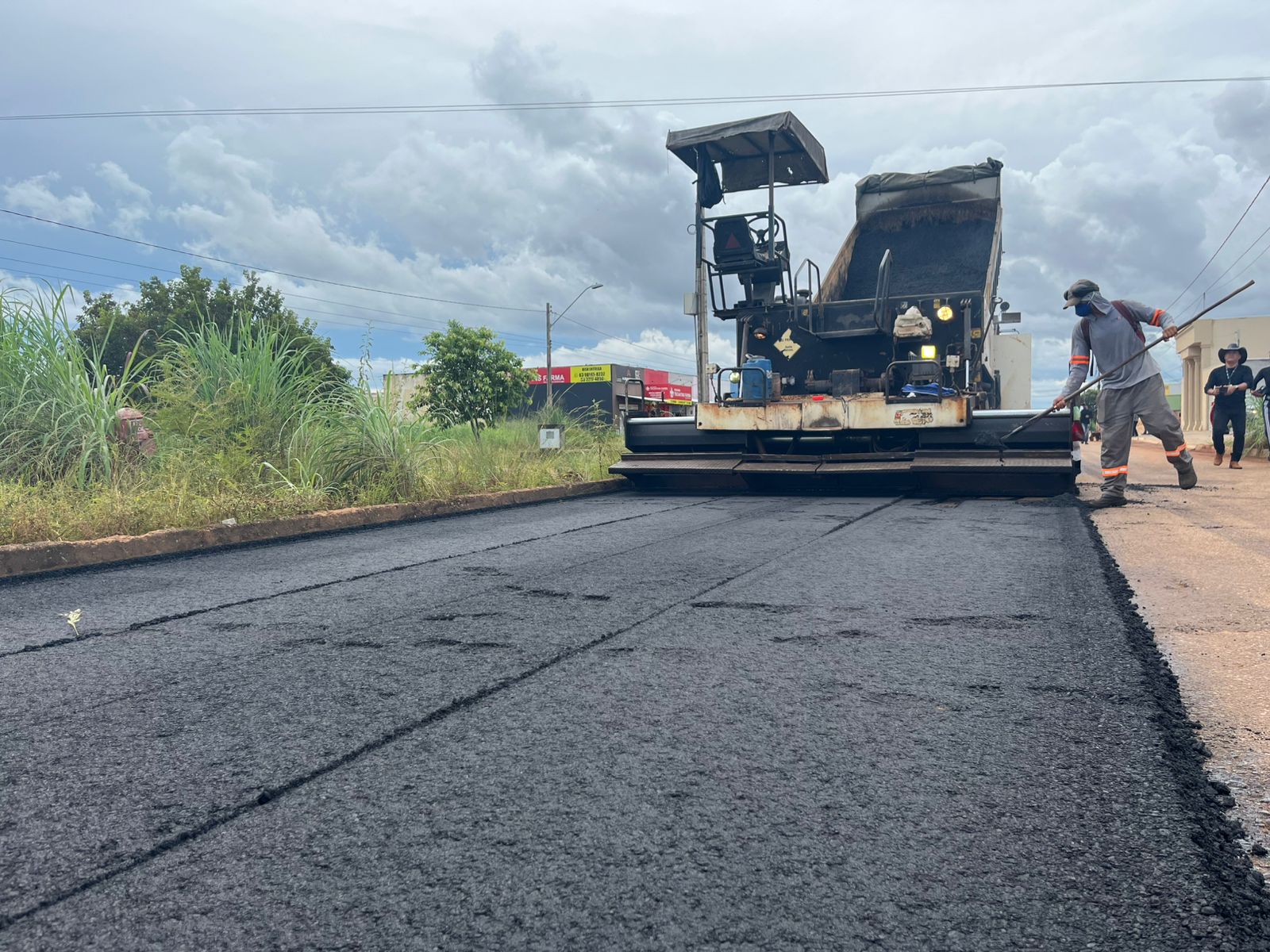 Prefeitura de Palmas mantém ritmo acelerado de recapeamento em avenidas da cidade